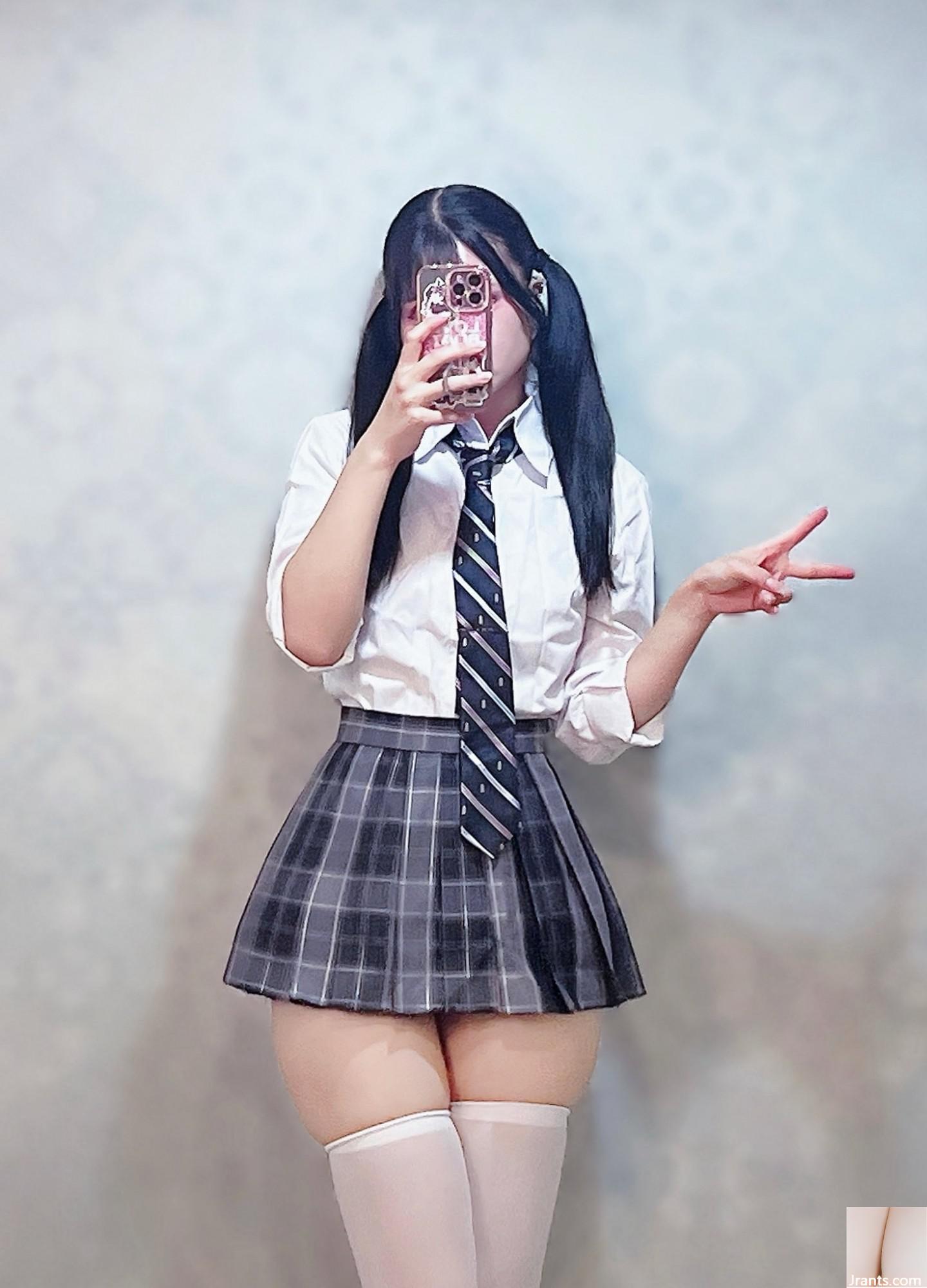 Welfare Girl - Kiyu Yukimi (69P) Welfare Girl - Kiyu Yukimi (69P)