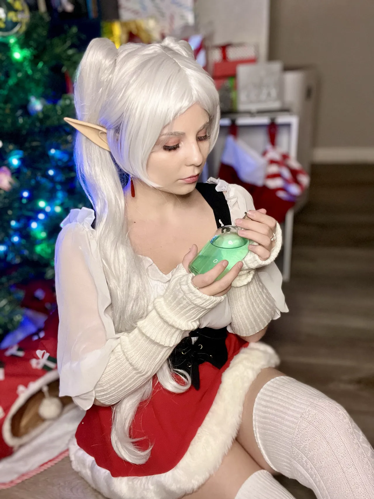 Maniac Megan - Christmas Frieren Maniac Megan - Christmas Frieren