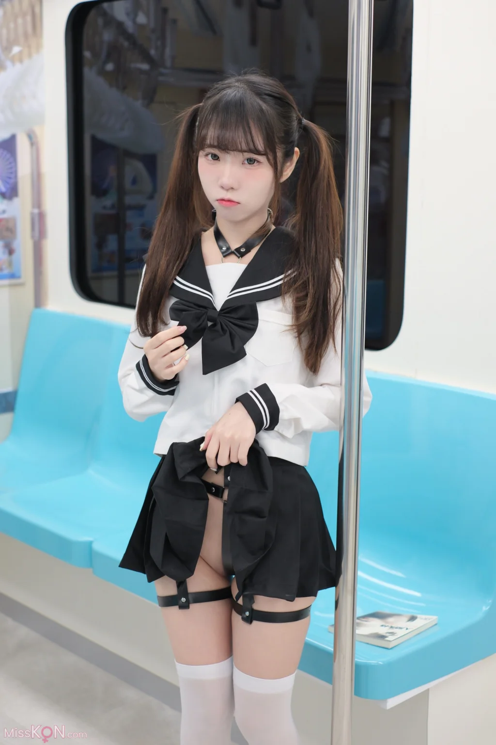Coser@Coco White Rabbit: High School Girl on the Train (70 photos) Coser@Coco White Rabbit: High School Girl on the Train (70 photos)