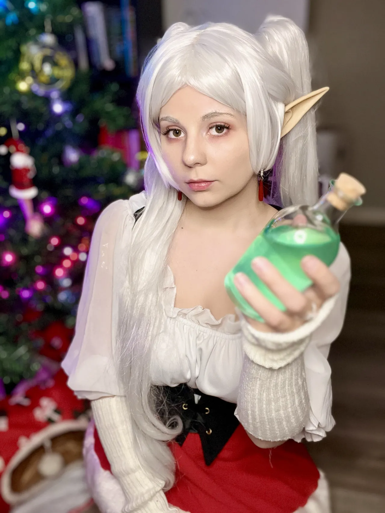 Maniac Megan - Christmas Frieren Maniac Megan - Christmas Frieren