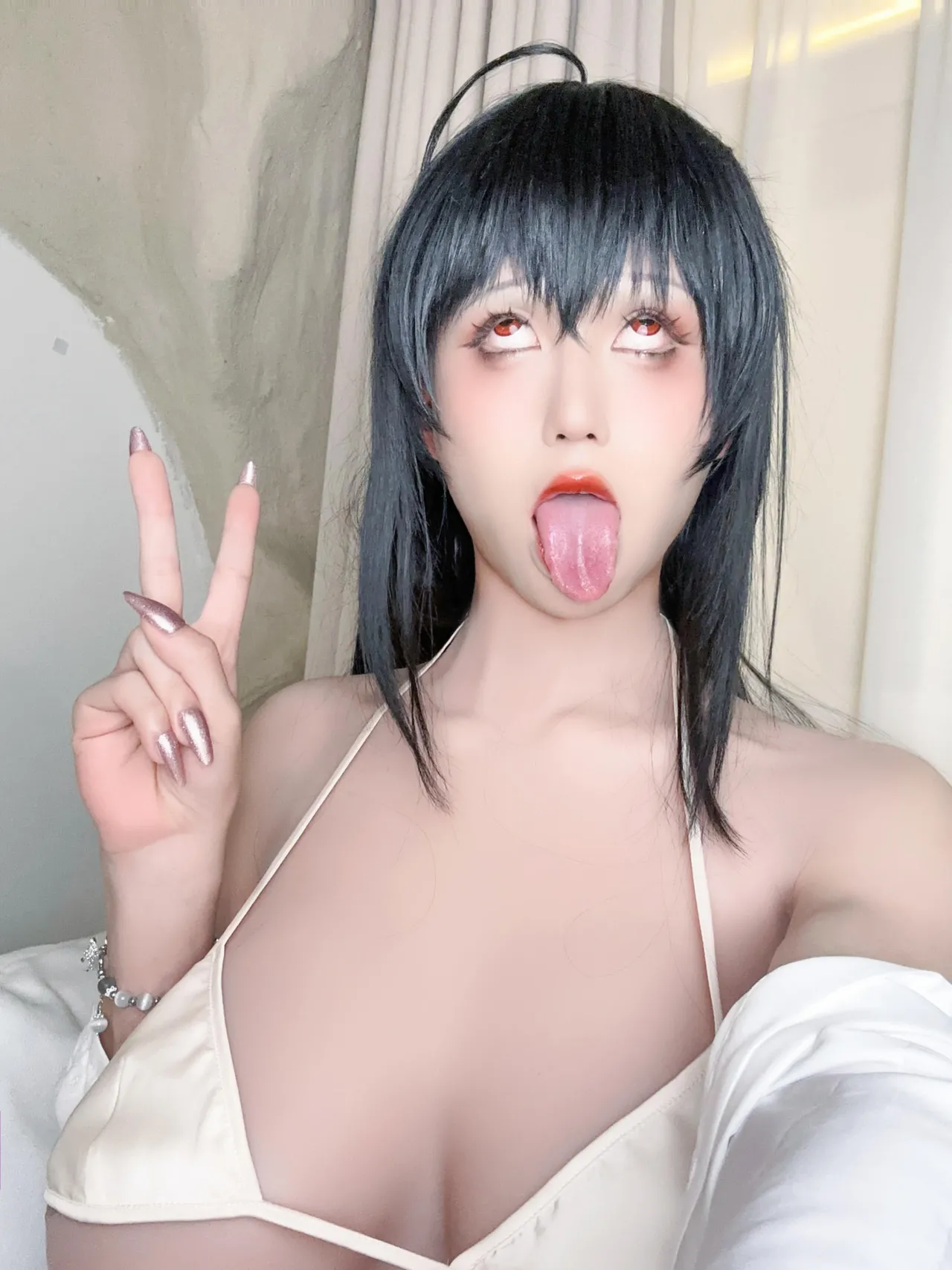 Cherry blossoms are full of three o Cherry blossoms are full of three o