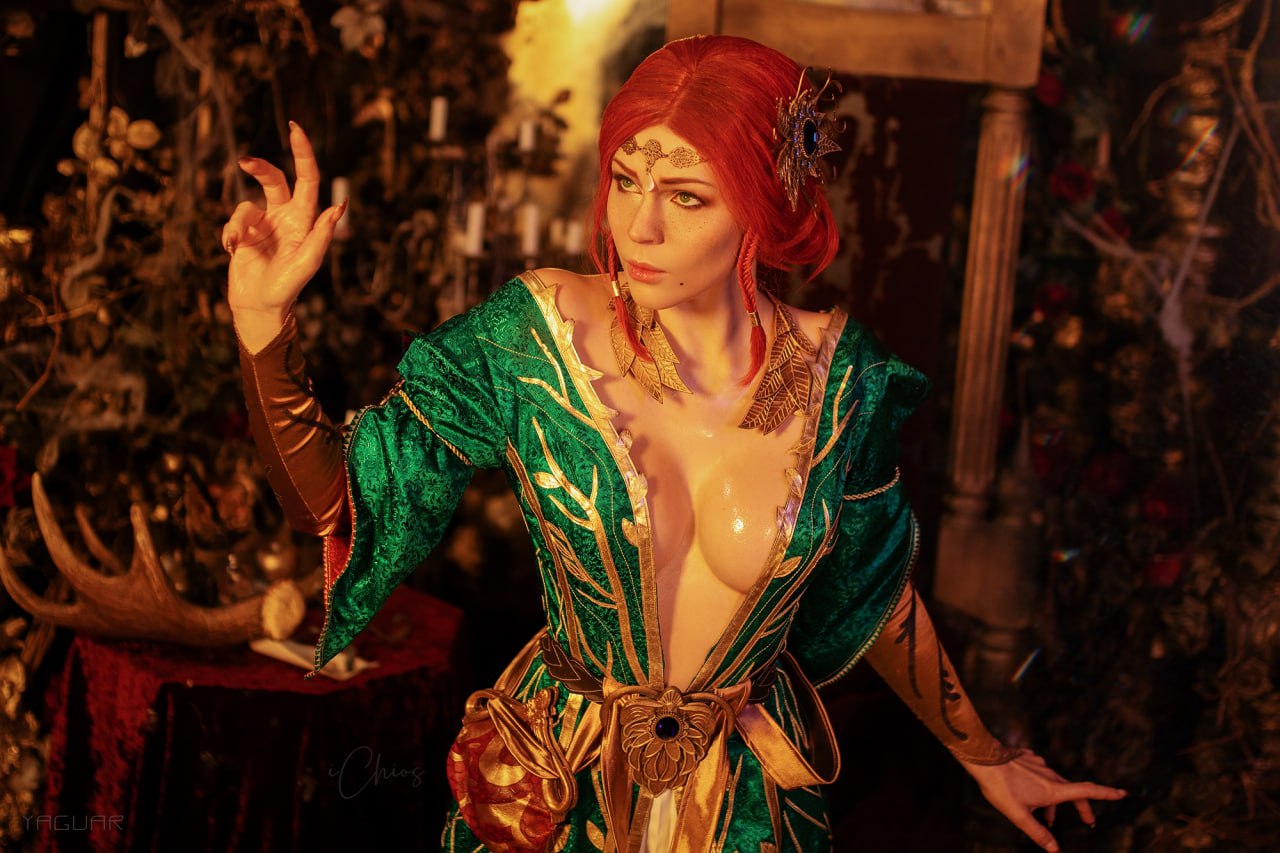 Anya Ichios - Triss Anya Ichios - Triss