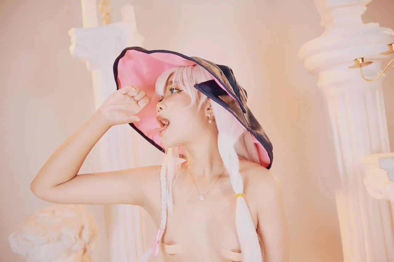 Aiko Uwu - Elina Aiko Uwu - Elina