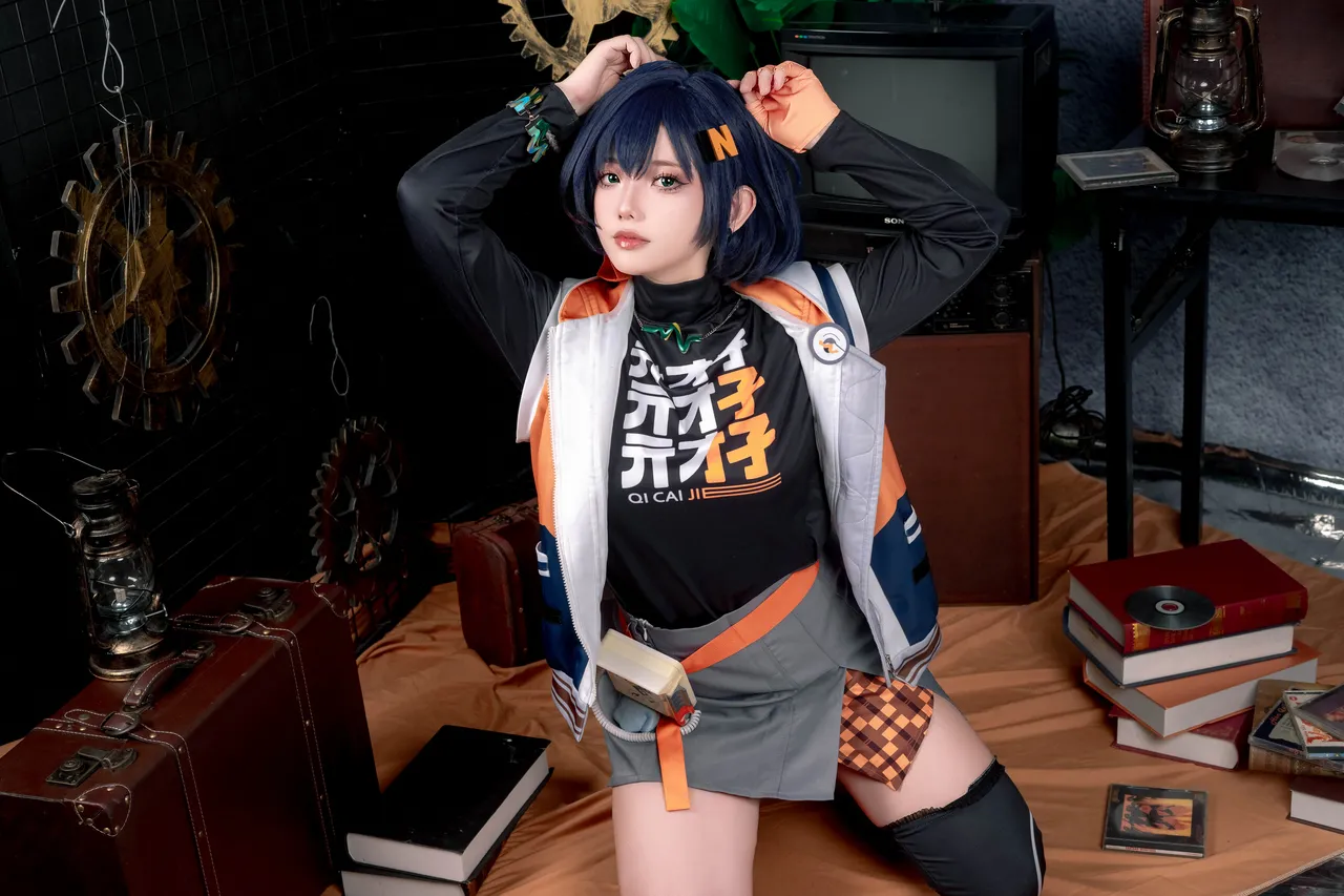 Messie Huang - Bella Messie Huang - Bella