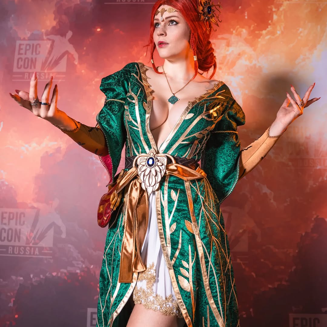 Anya Ichios - Triss Anya Ichios - Triss