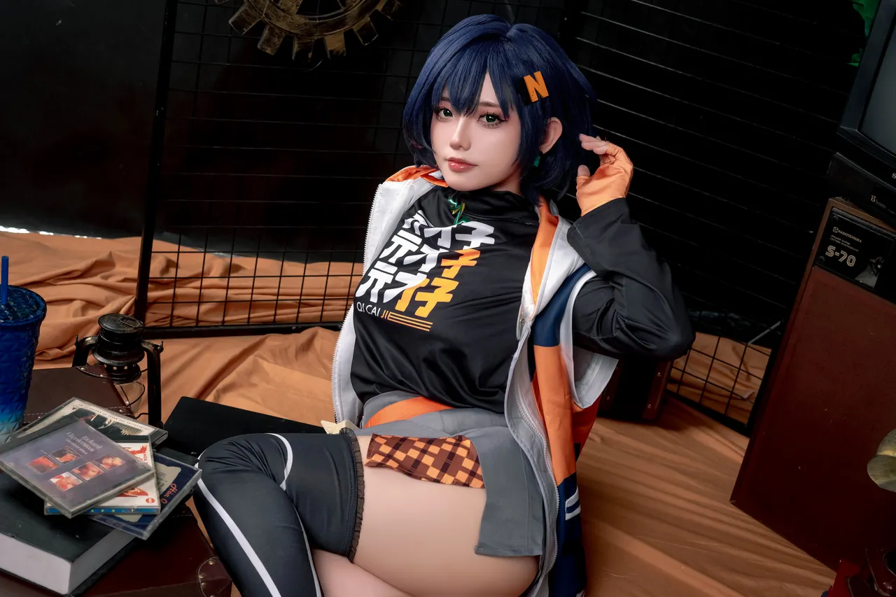 Messie Huang - Bella Messie Huang - Bella