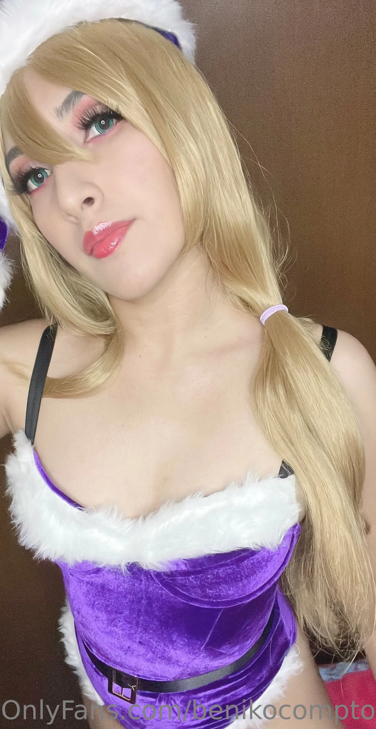 Beniko Compton - Christmas Lisa Beniko Compton - Christmas Lisa