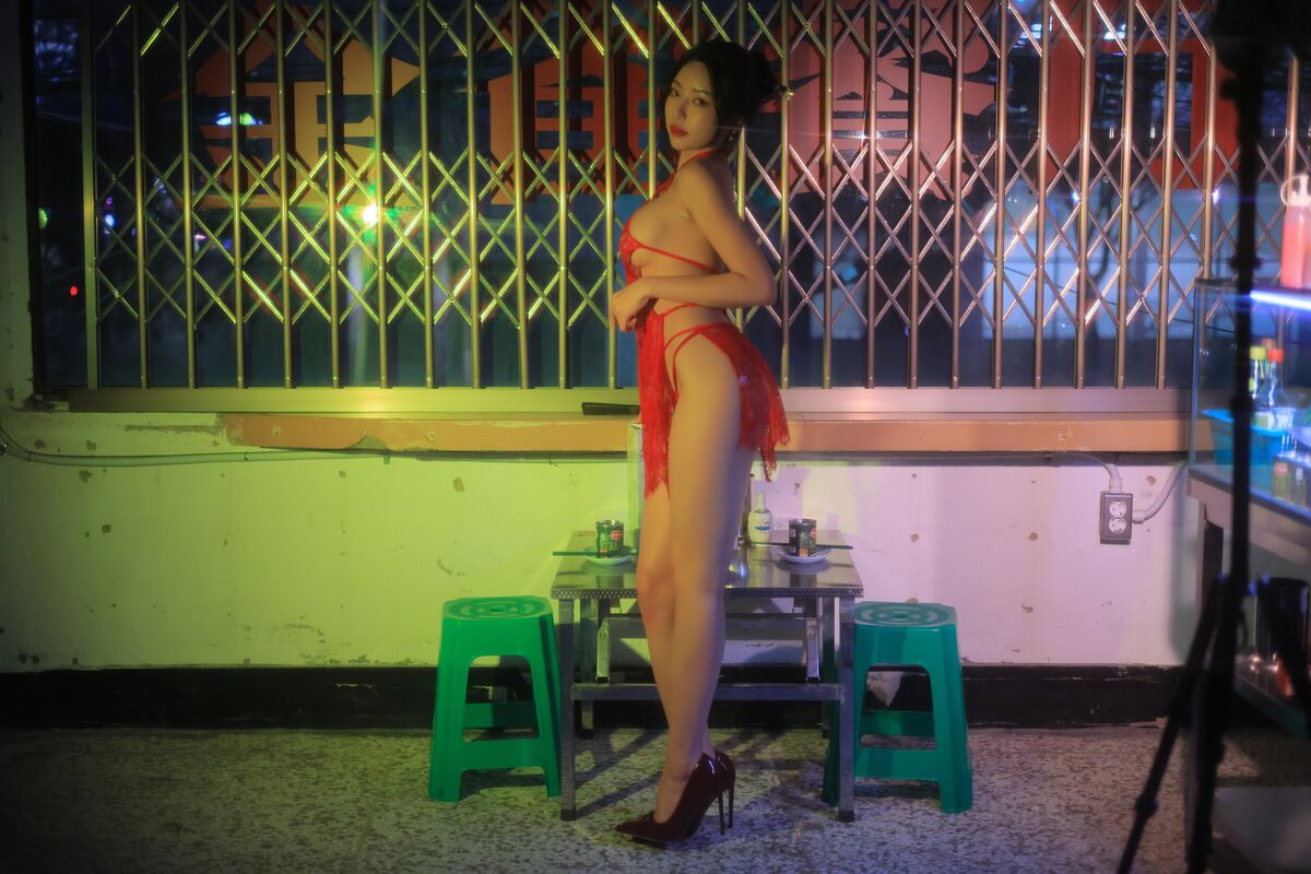 Dongeuran 동그란 - Hong Kong Part03 (52P) Dongeuran 동그란 - Hong Kong Part03 (52P)