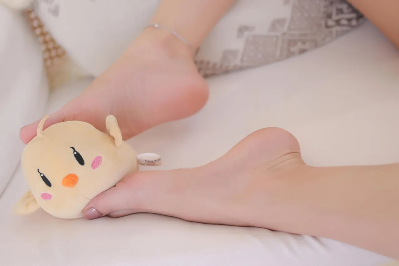 Cherry blossoms are full of three o Cherry blossoms are full of three o