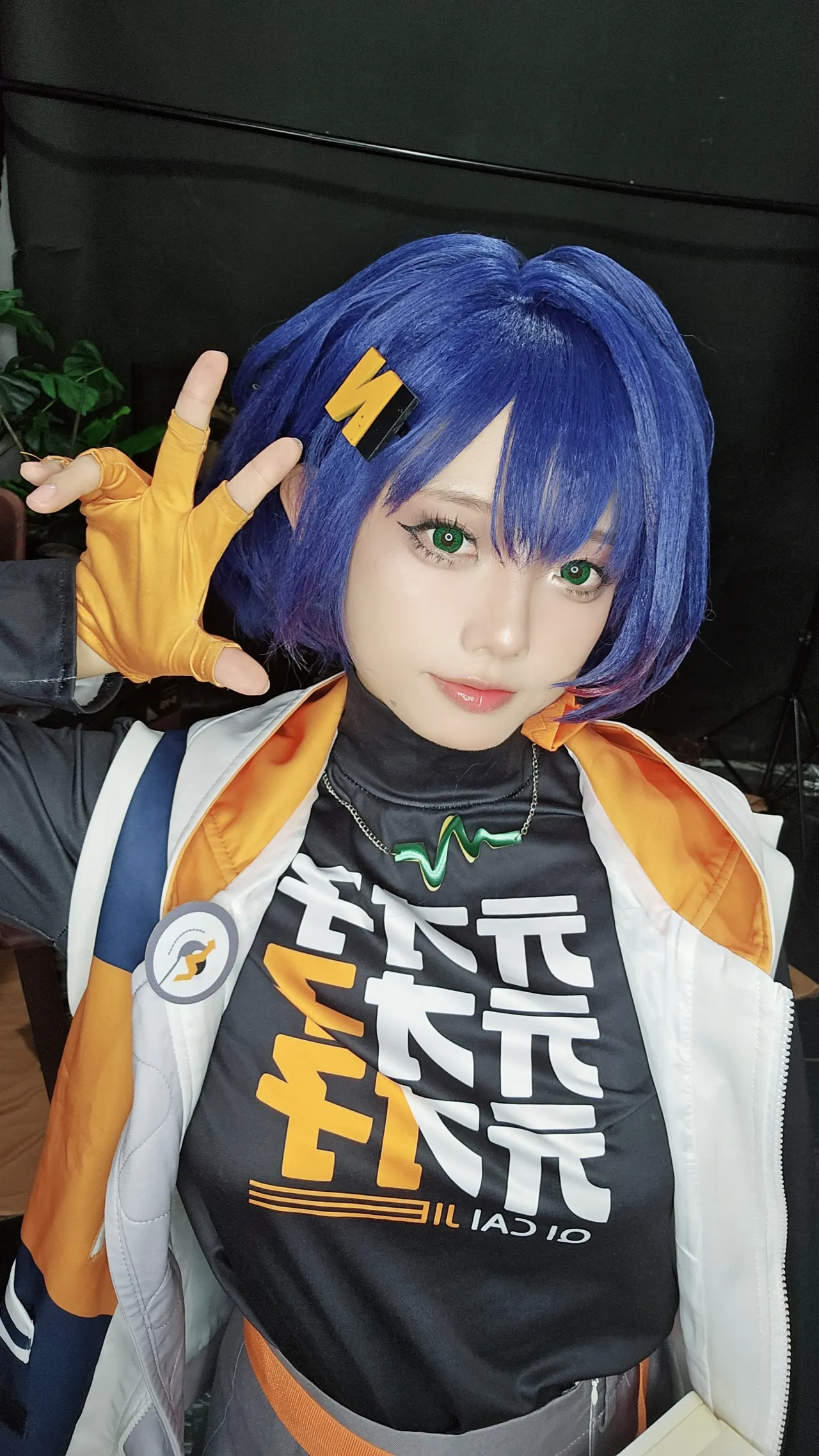 Messie Huang - Bella Messie Huang - Bella