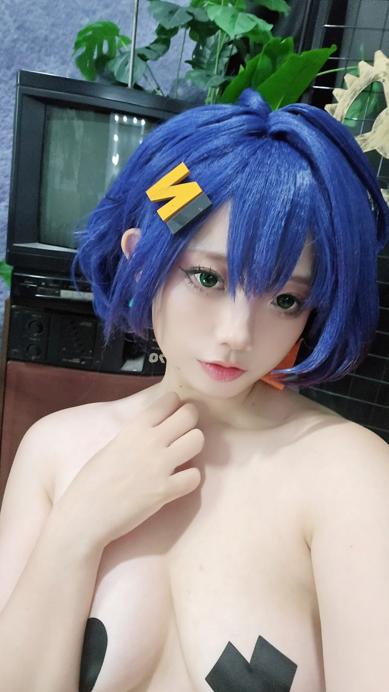 Messie Huang - Bella Messie Huang - Bella