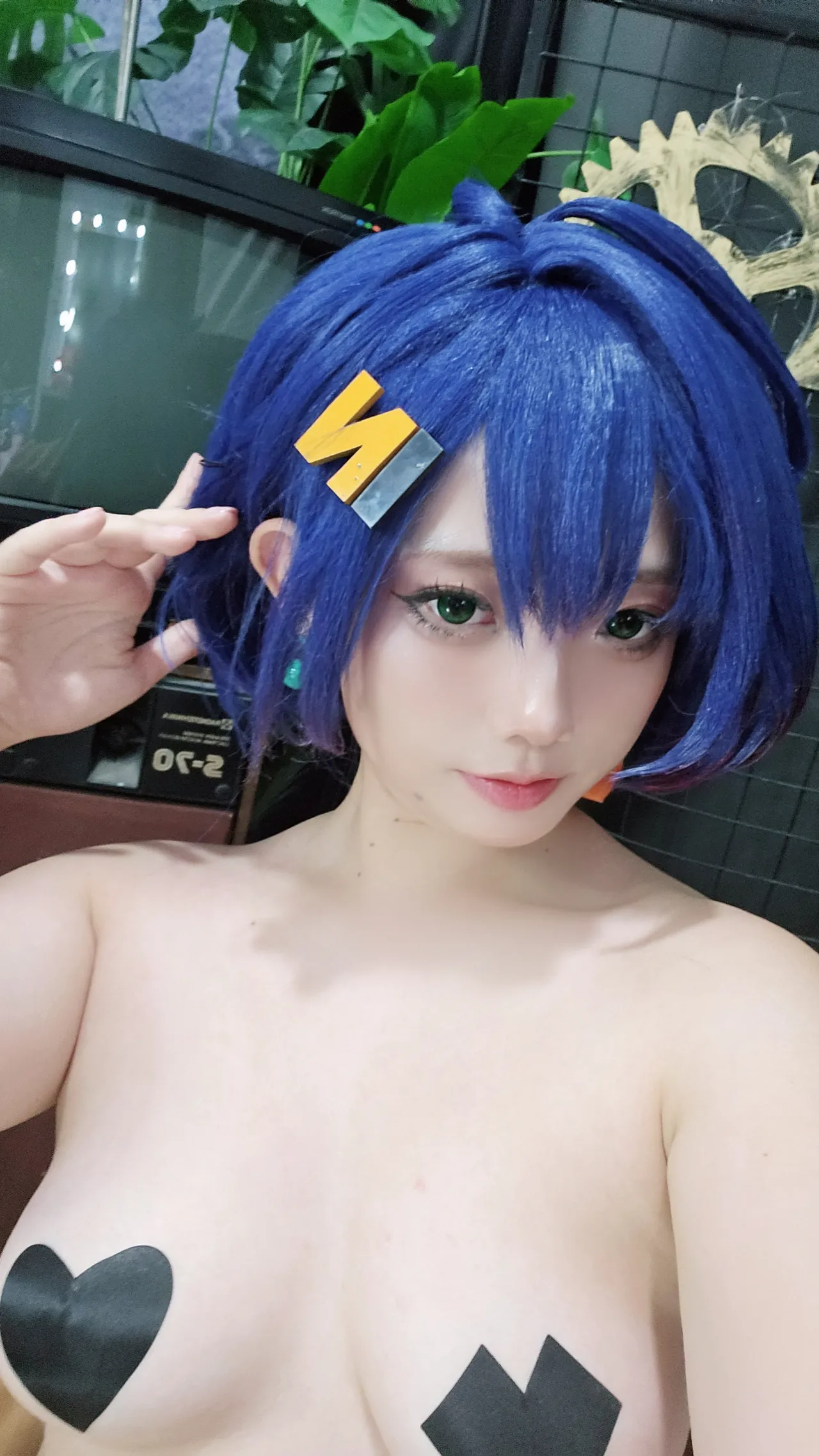 Messie Huang - Bella Messie Huang - Bella