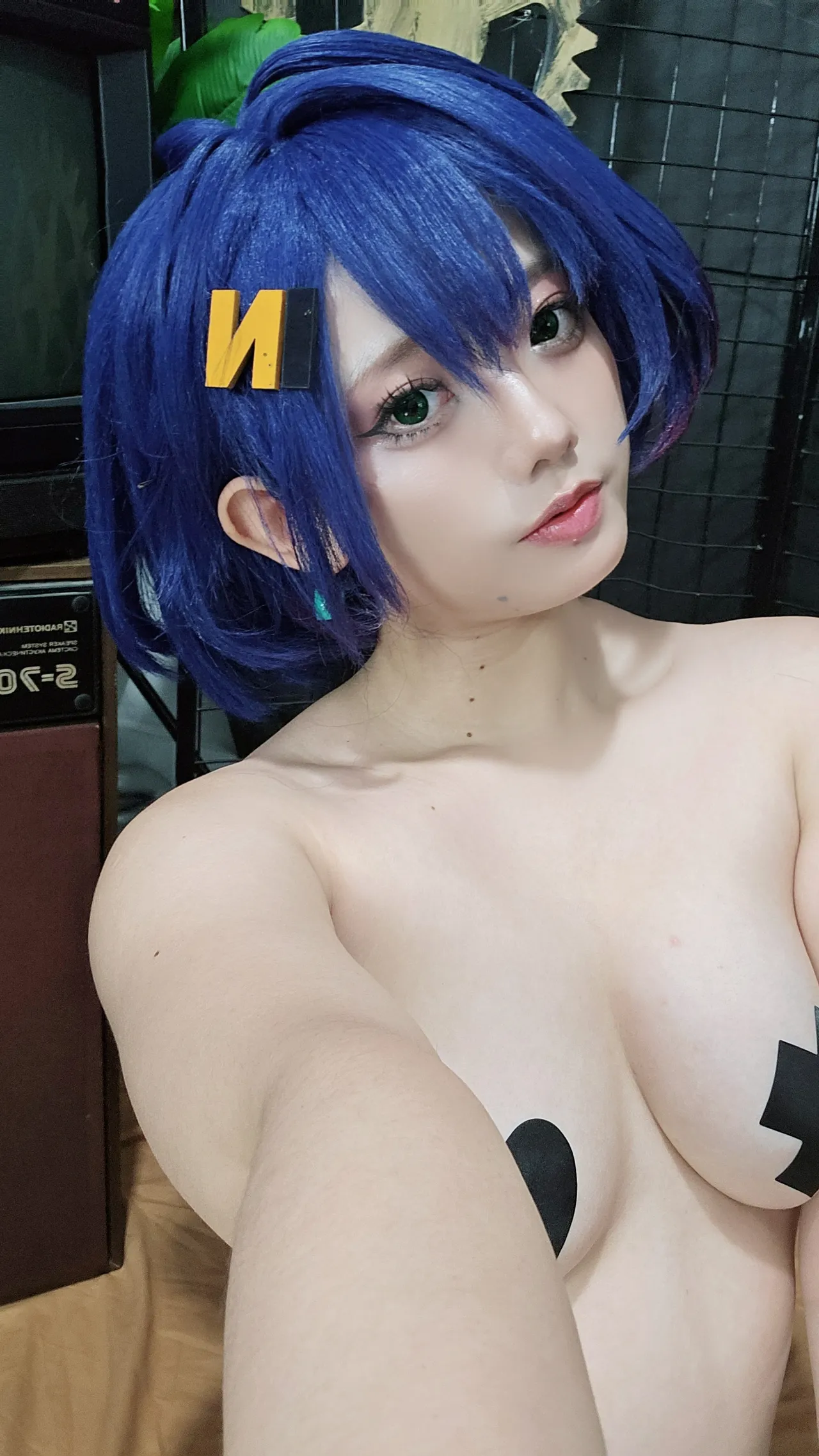 Messie Huang - Bella Messie Huang - Bella