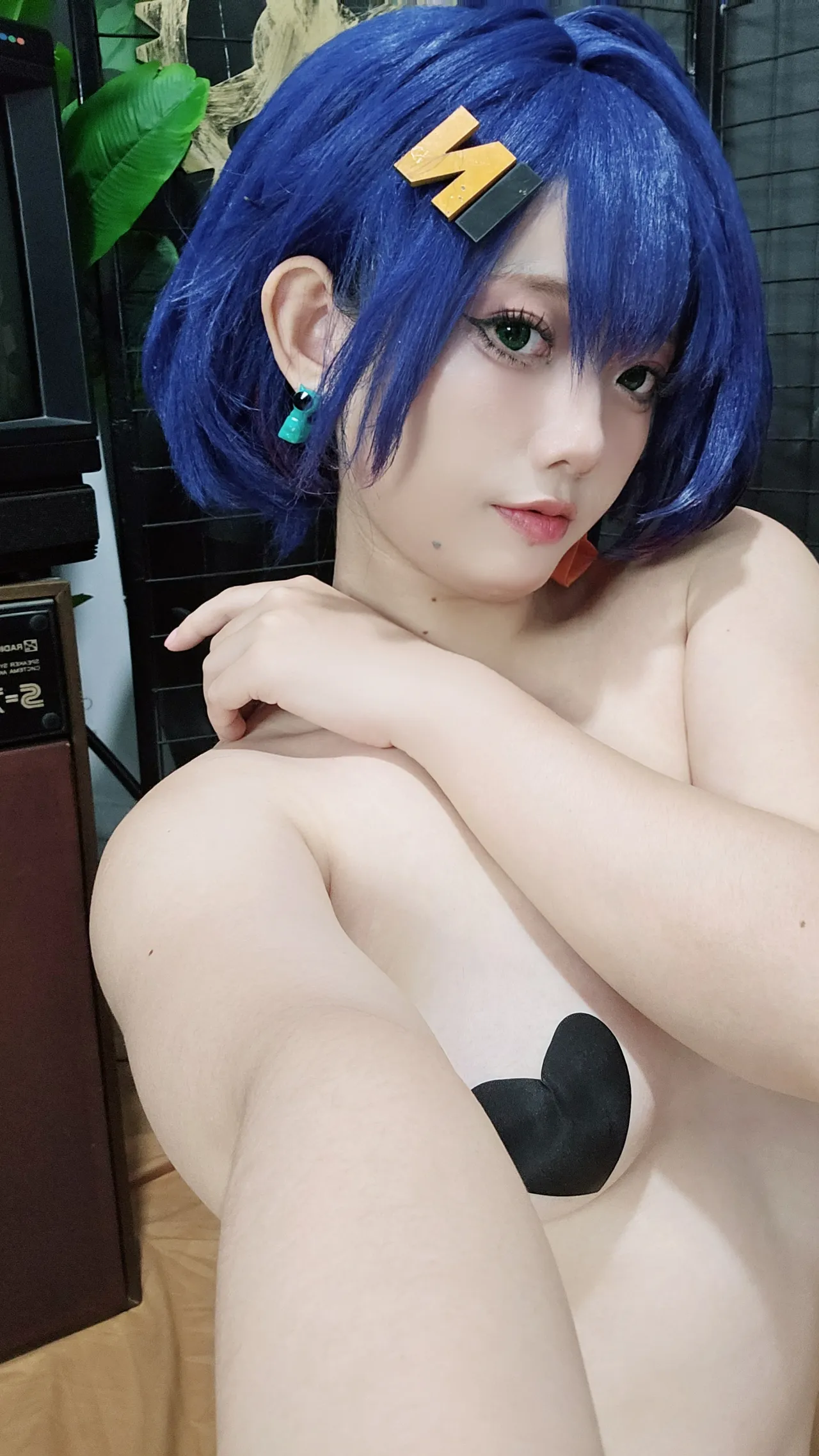 Messie Huang - Bella Messie Huang - Bella