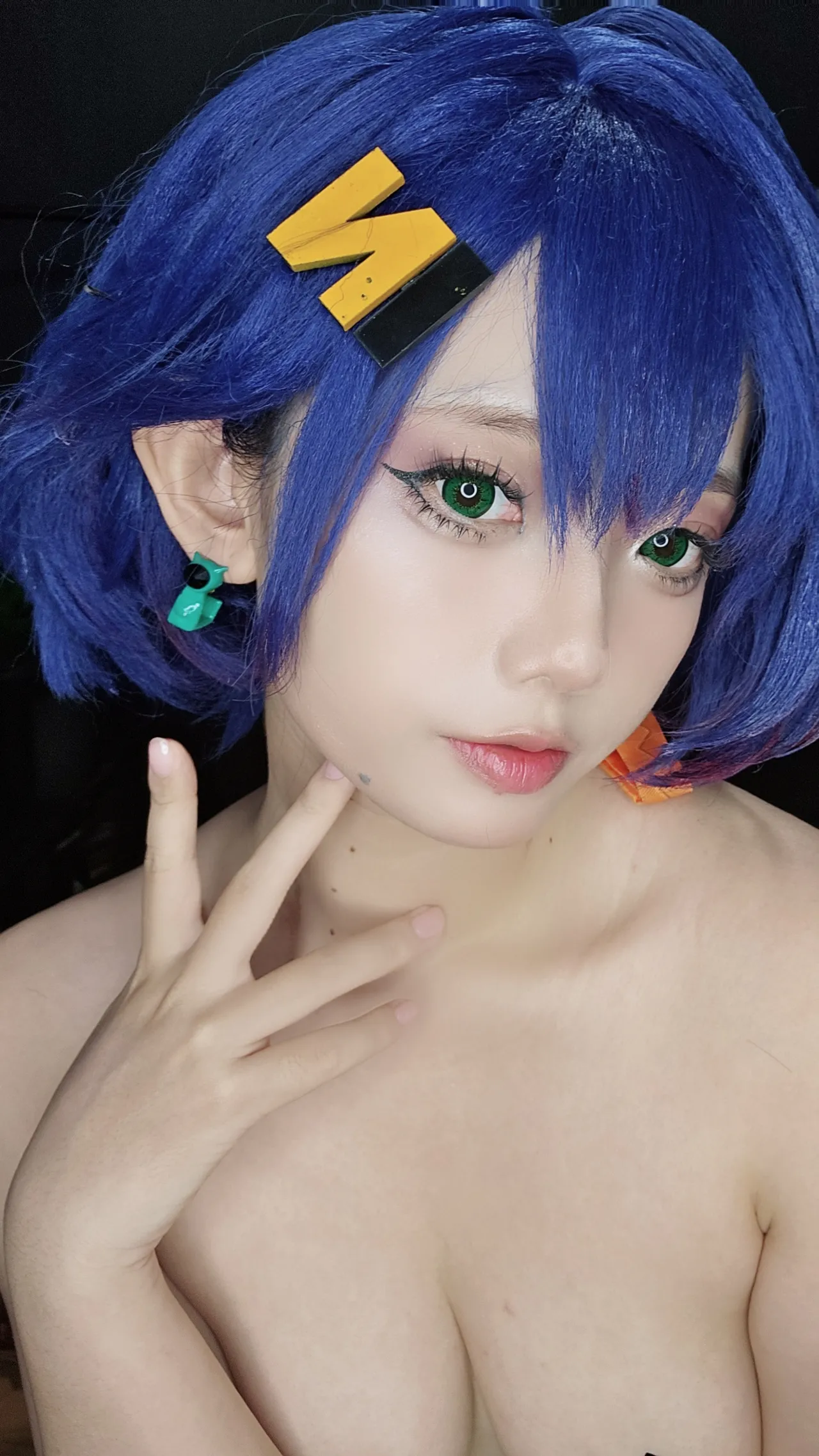 Messie Huang - Bella Messie Huang - Bella