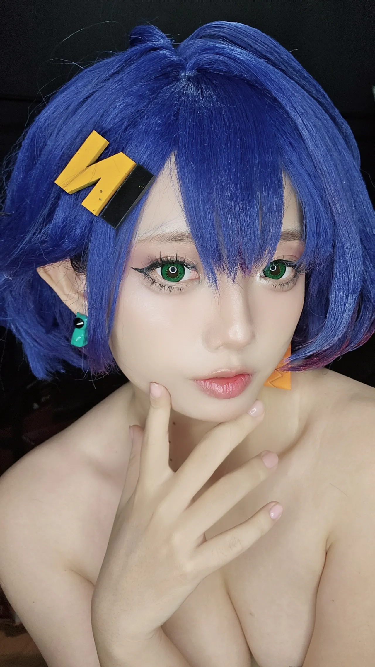 Messie Huang - Bella Messie Huang - Bella