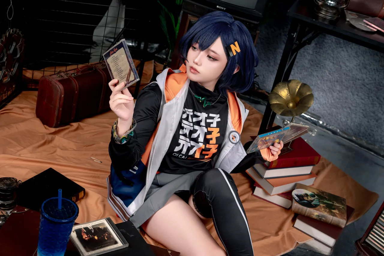 Messie Huang - Bella Messie Huang - Bella