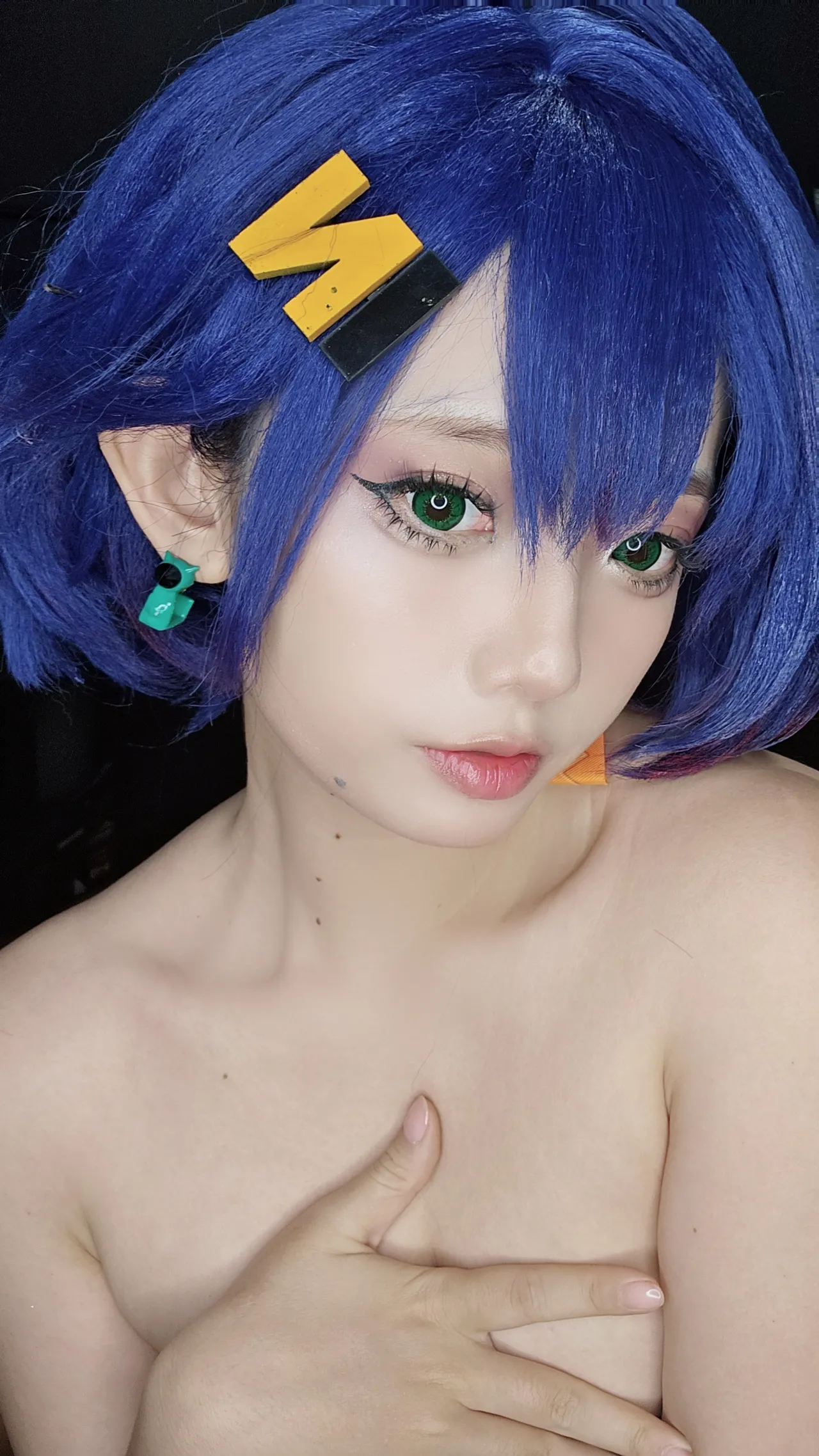 Messie Huang - Bella Messie Huang - Bella