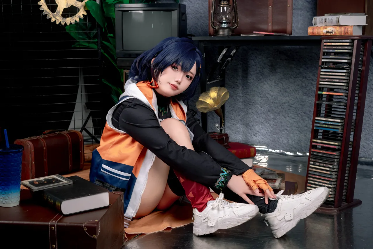 Messie Huang - Bella Messie Huang - Bella