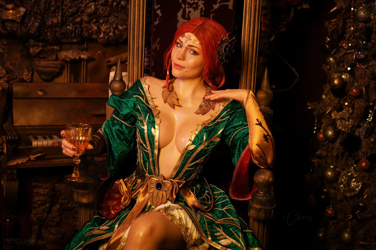 Anya Ichios - Triss Anya Ichios - Triss