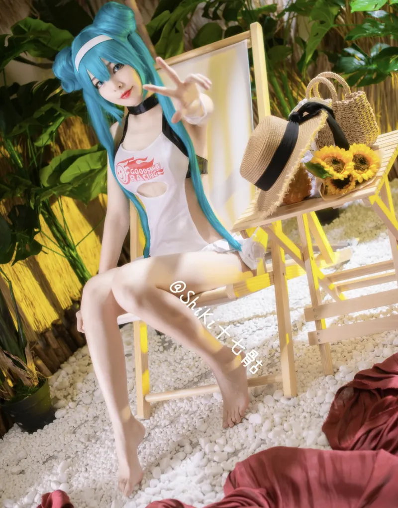 Are you ready for the black and white flag, MIKU Are you ready for the black and white flag, MIKU