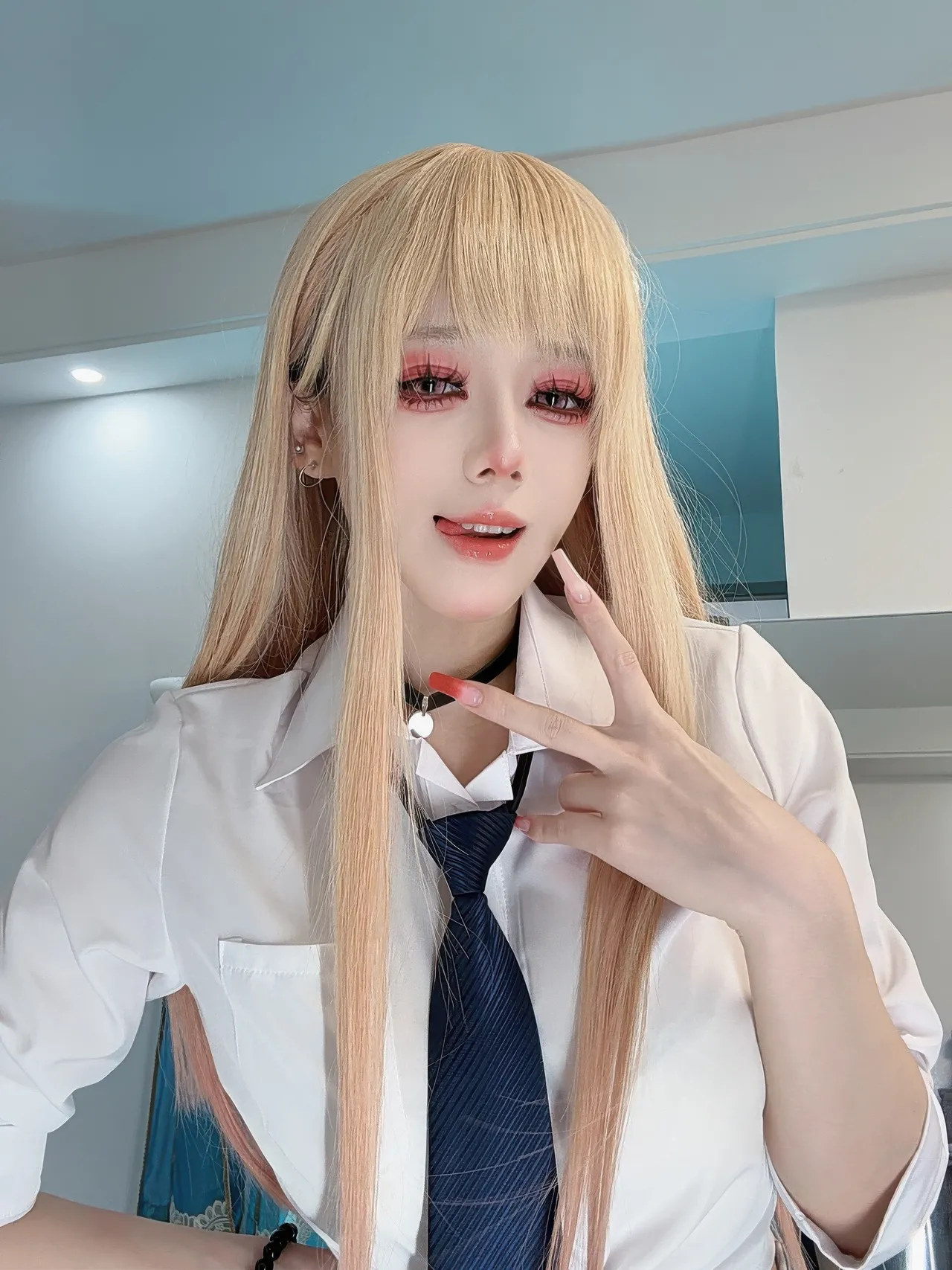 九言 - 更衣人偶坠入爱河 喜多川海梦 九言 - 更衣人偶坠入爱河 喜多川海梦