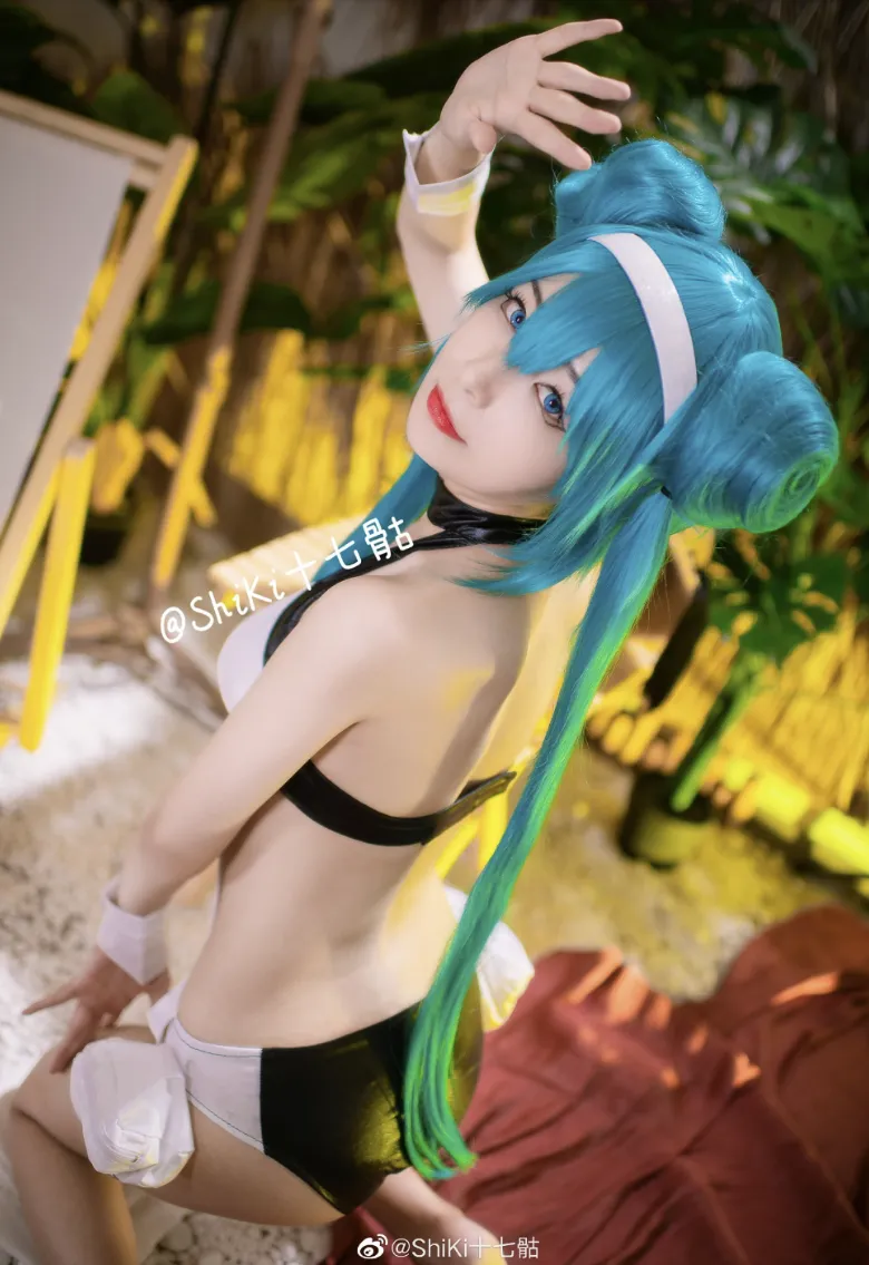 Are you ready for the black and white flag, MIKU Are you ready for the black and white flag, MIKU