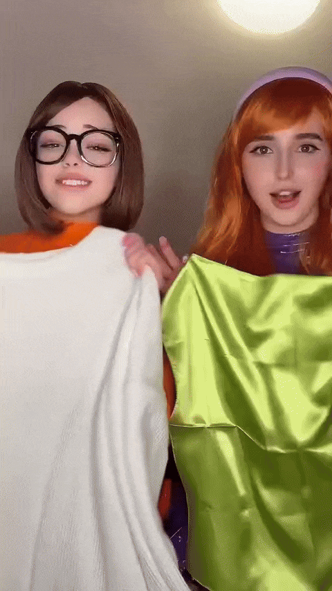 Suzanna Joy & Milly Mally - Daphne Blake & Velma Dinkley Suzanna Joy & Milly Mally - Daphne Blake & Velma Dinkley