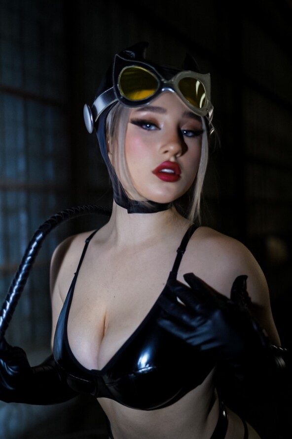 Gun Waifu – Catwoman 9 Gun Waifu – Catwoman