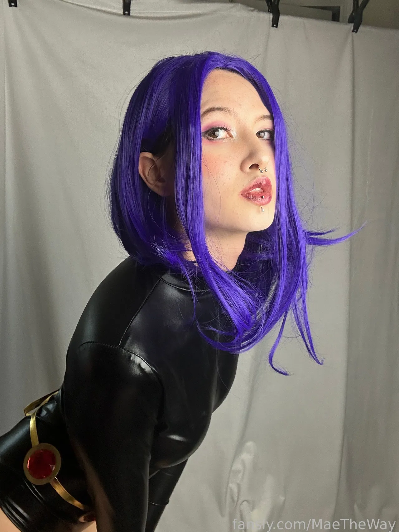 Mae The Way - Raven Mae The Way - Raven