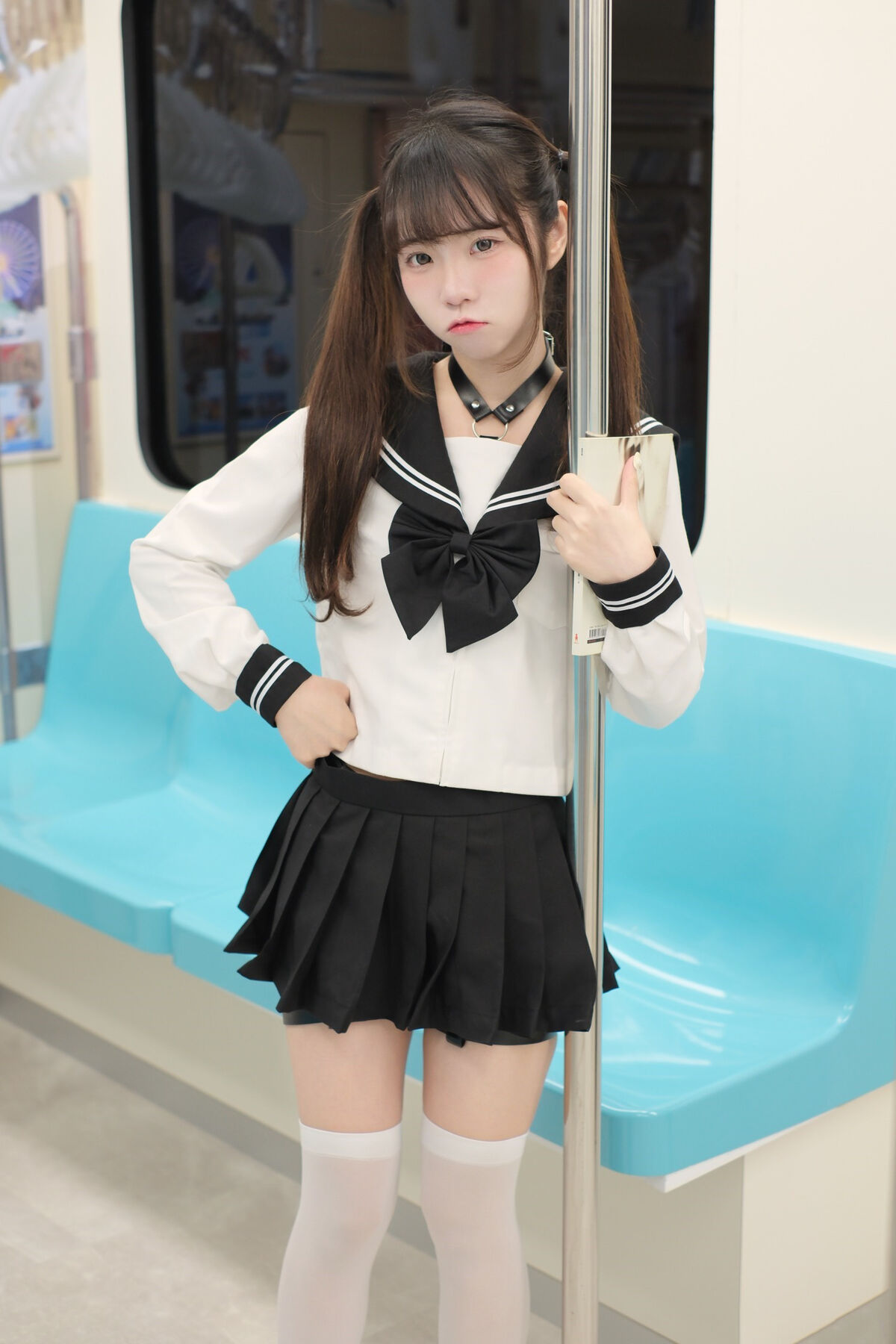 Coser@ Coco White Rabbit - High School Girl on the Train (72P) Coser@ Coco White Rabbit - High School Girl on the Train (72P)