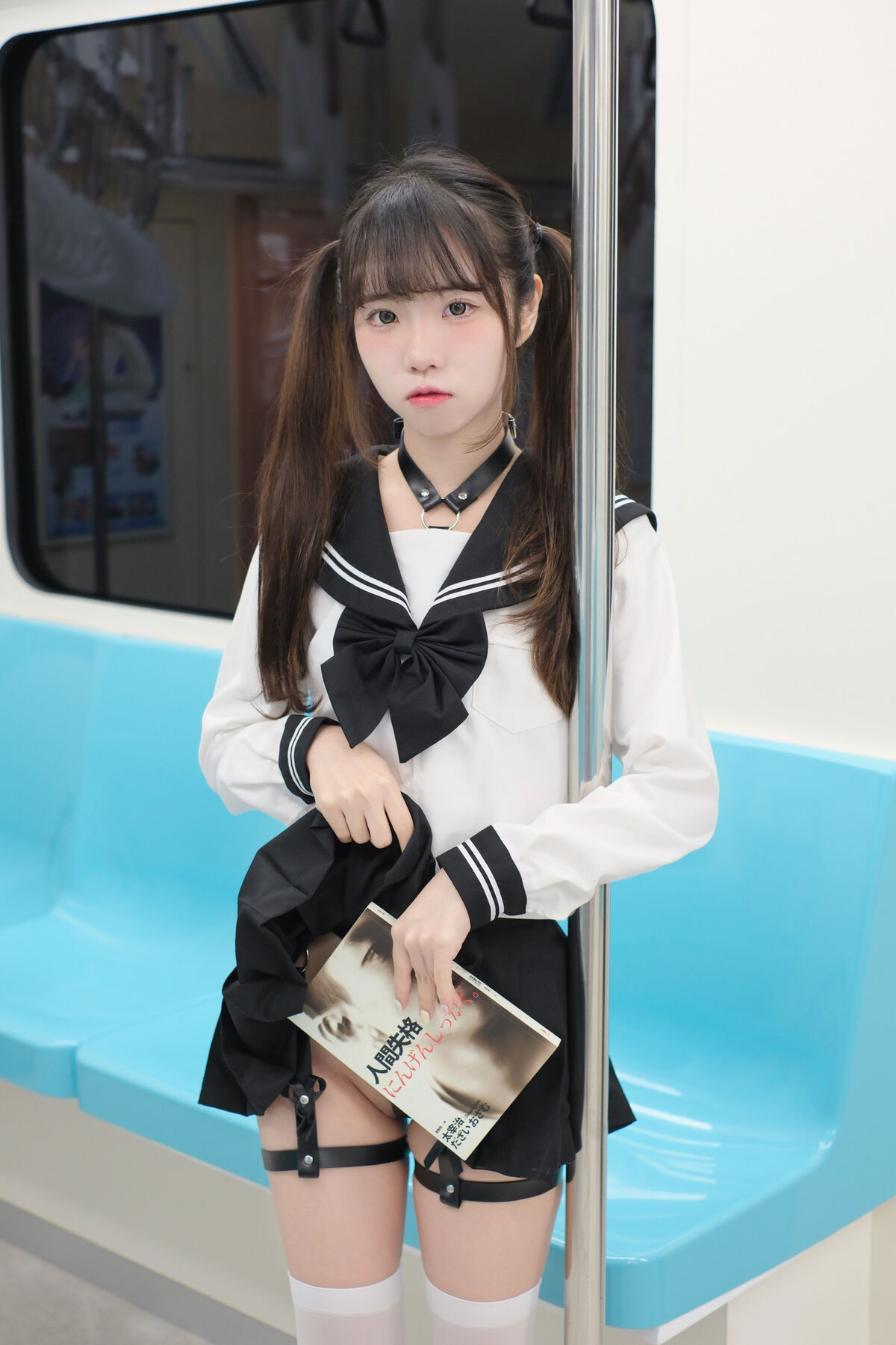 Coser@ Coco White Rabbit - High School Girl on the Train (72P) Coser@ Coco White Rabbit - High School Girl on the Train (72P)