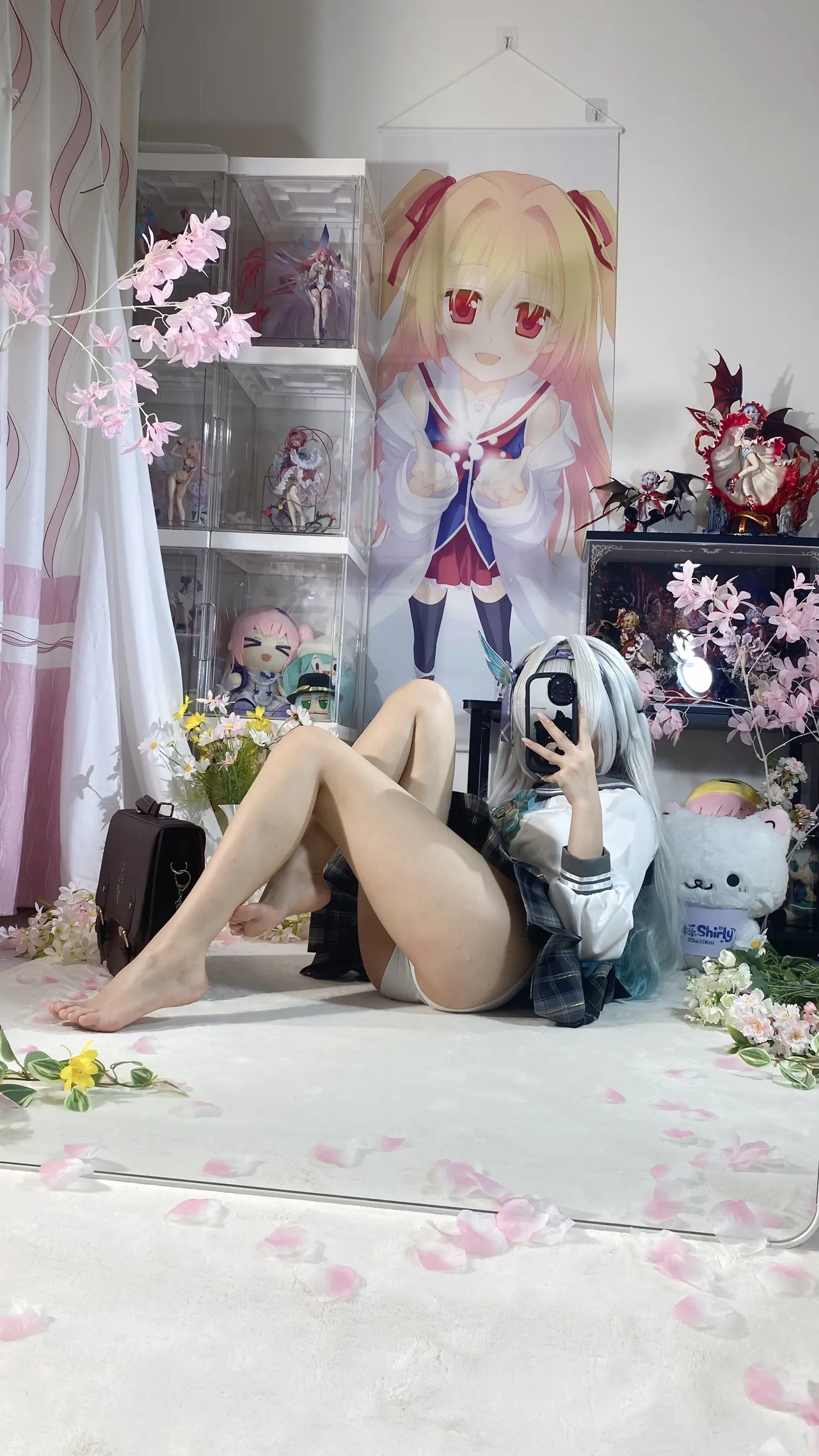 Shirly - Flowing Firefly Spring Gift (Honkai: Star Rail) Shirly - Flowing Firefly Spring Gift (Honkai: Star Rail)