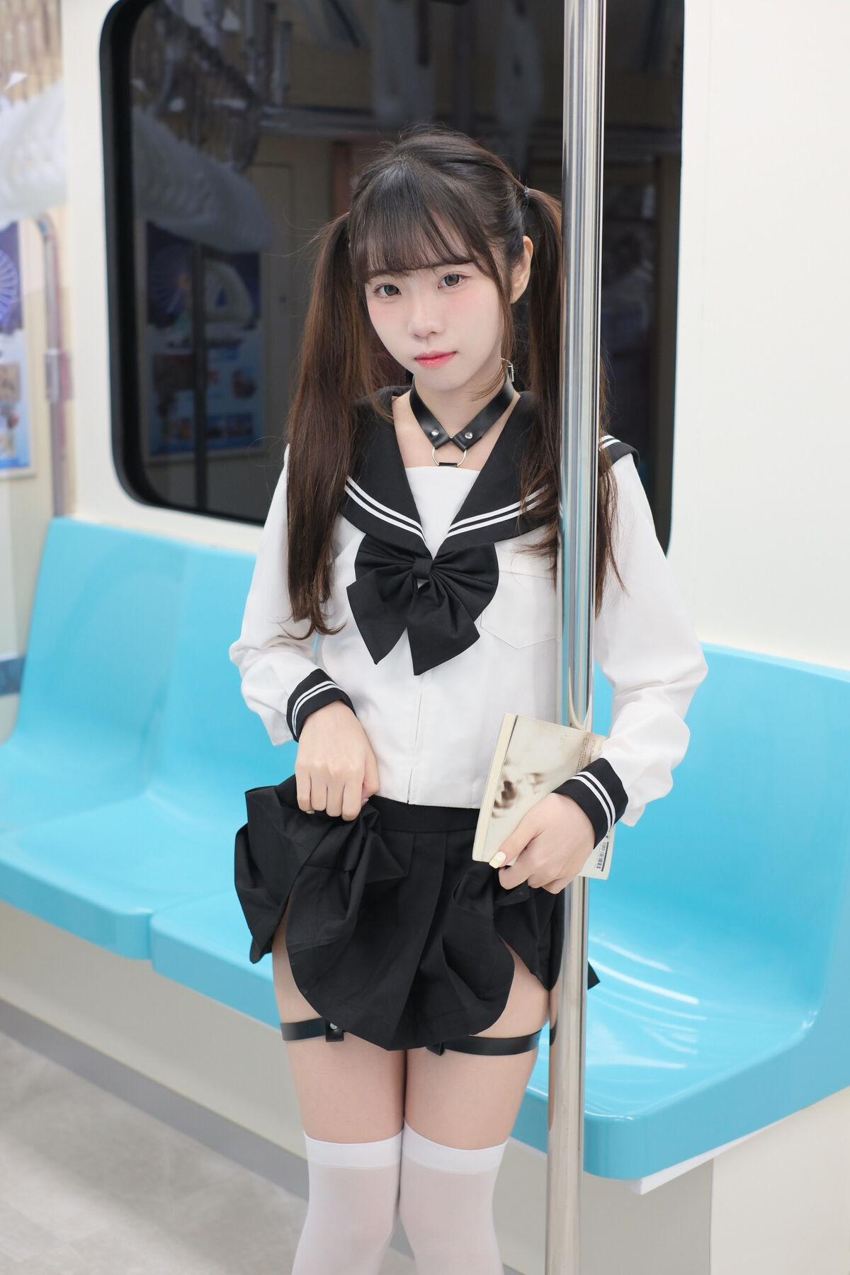 Coser@ Coco White Rabbit - High School Girl on the Train (72P) Coser@ Coco White Rabbit - High School Girl on the Train (72P)