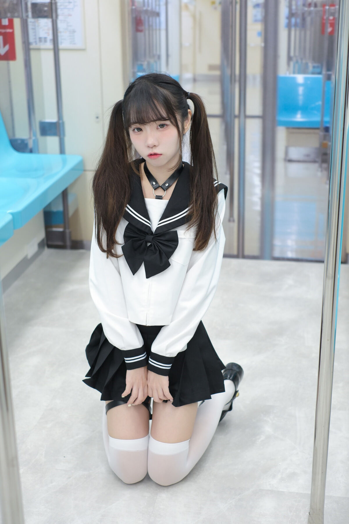 Coser@ Coco White Rabbit - High School Girl on the Train (72P) Coser@ Coco White Rabbit - High School Girl on the Train (72P)