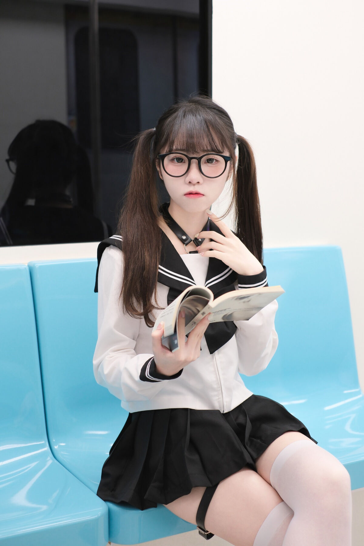 Coser@ Coco White Rabbit - High School Girl on the Train (72P) Coser@ Coco White Rabbit - High School Girl on the Train (72P)