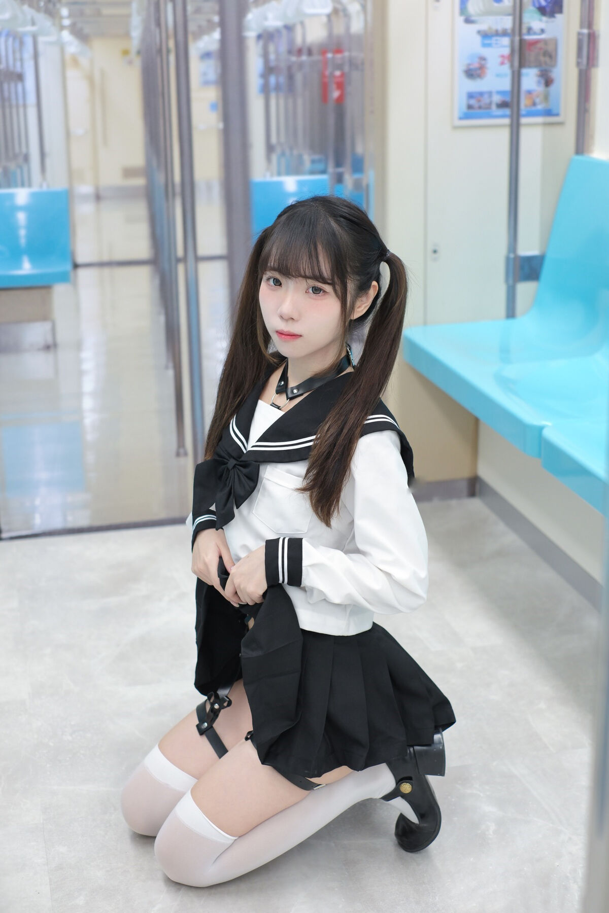 Coser@ Coco White Rabbit - High School Girl on the Train (72P) Coser@ Coco White Rabbit - High School Girl on the Train (72P)