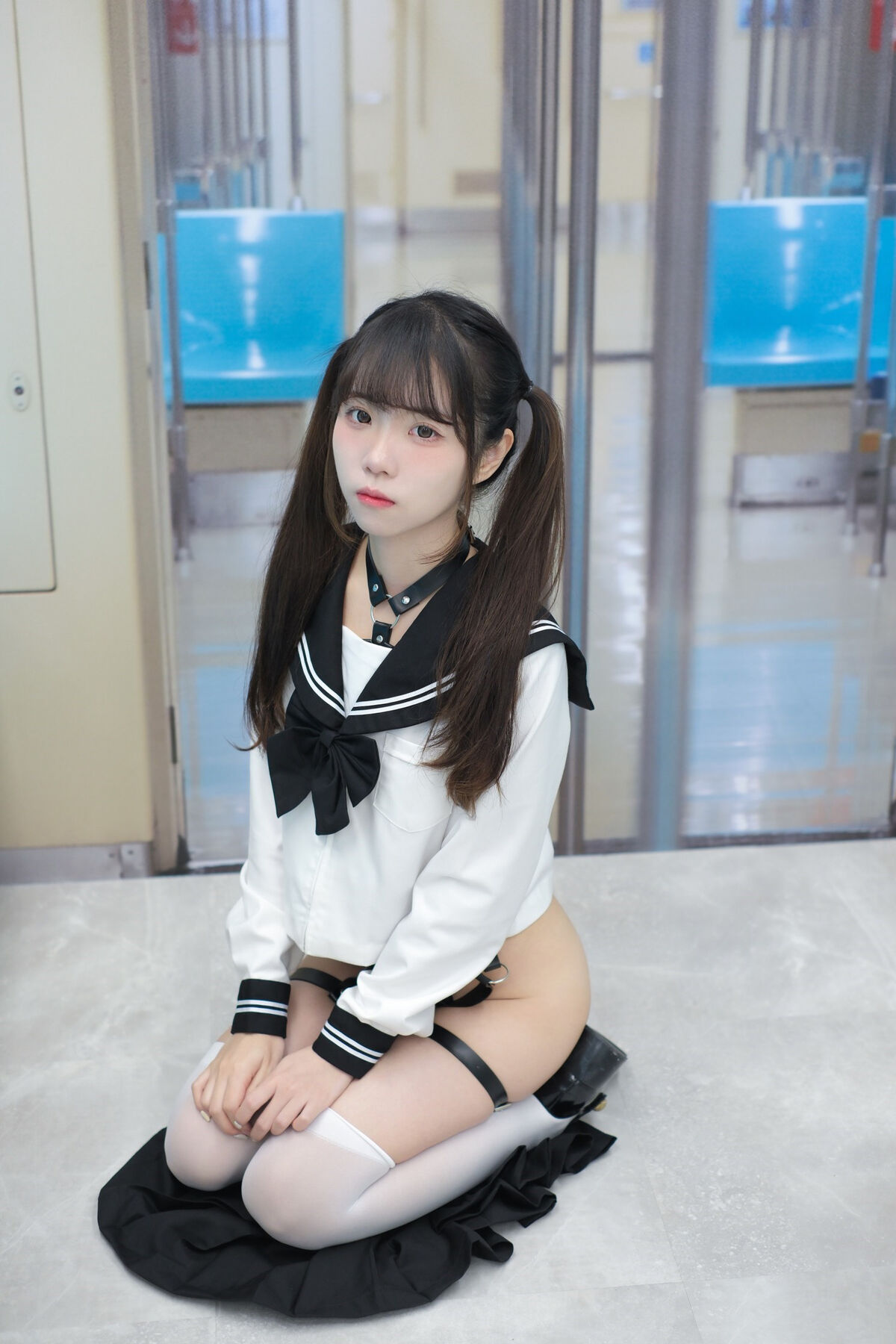 Coser@ Coco White Rabbit - High School Girl on the Train (72P) Coser@ Coco White Rabbit - High School Girl on the Train (72P)