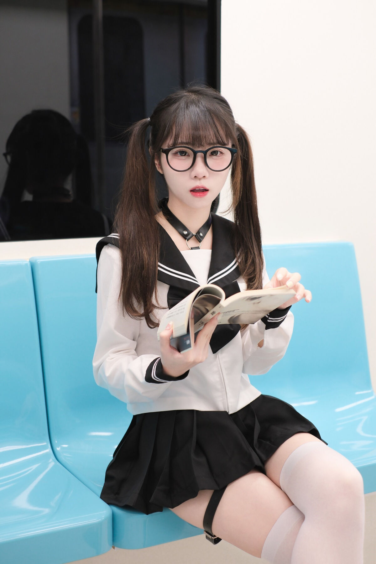 Coser@ Coco White Rabbit - High School Girl on the Train (72P) Coser@ Coco White Rabbit - High School Girl on the Train (72P)