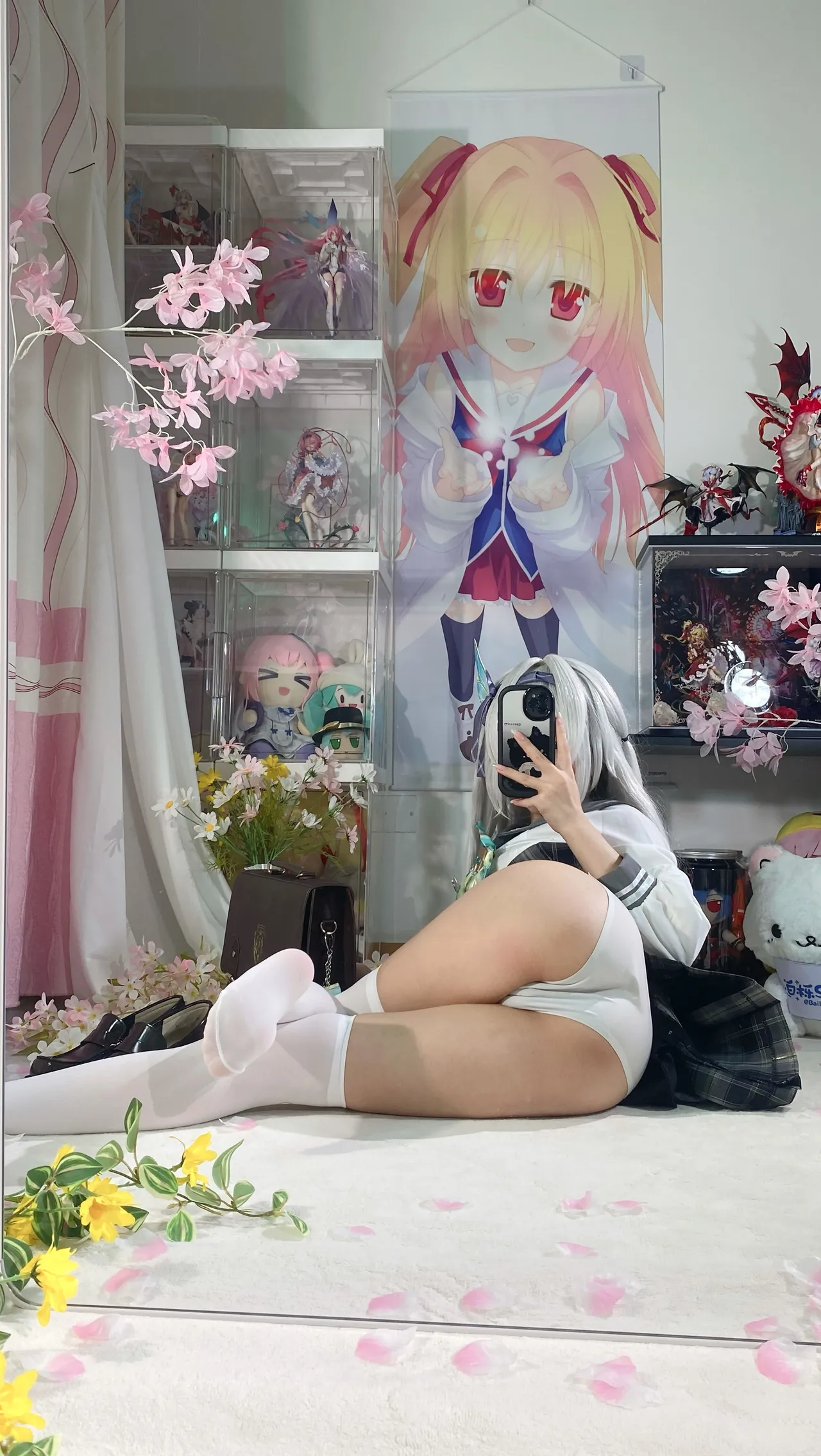 Shirly - Flowing Firefly Spring Gift (Honkai: Star Rail) Shirly - Flowing Firefly Spring Gift (Honkai: Star Rail)