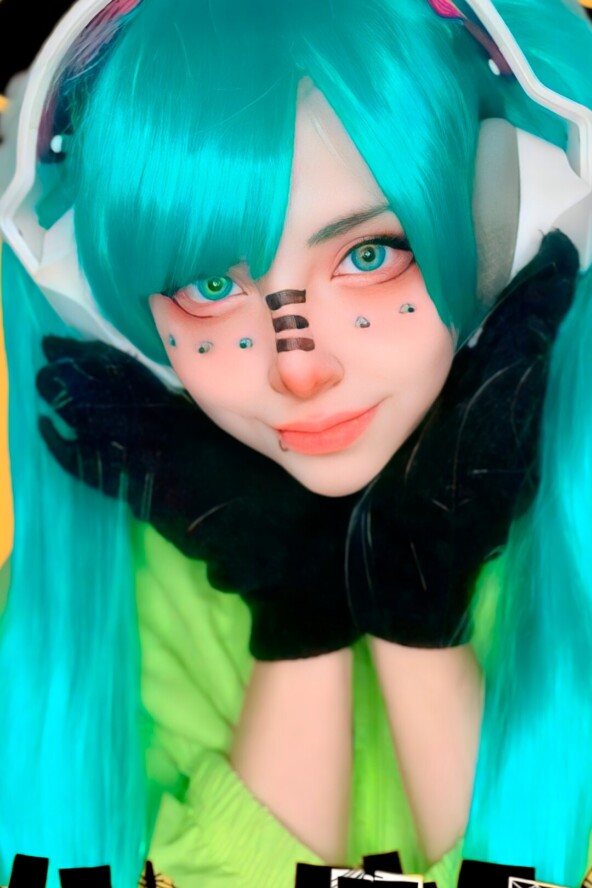 Arelly Trujillo - Miku 1 Arelly Trujillo - Miku