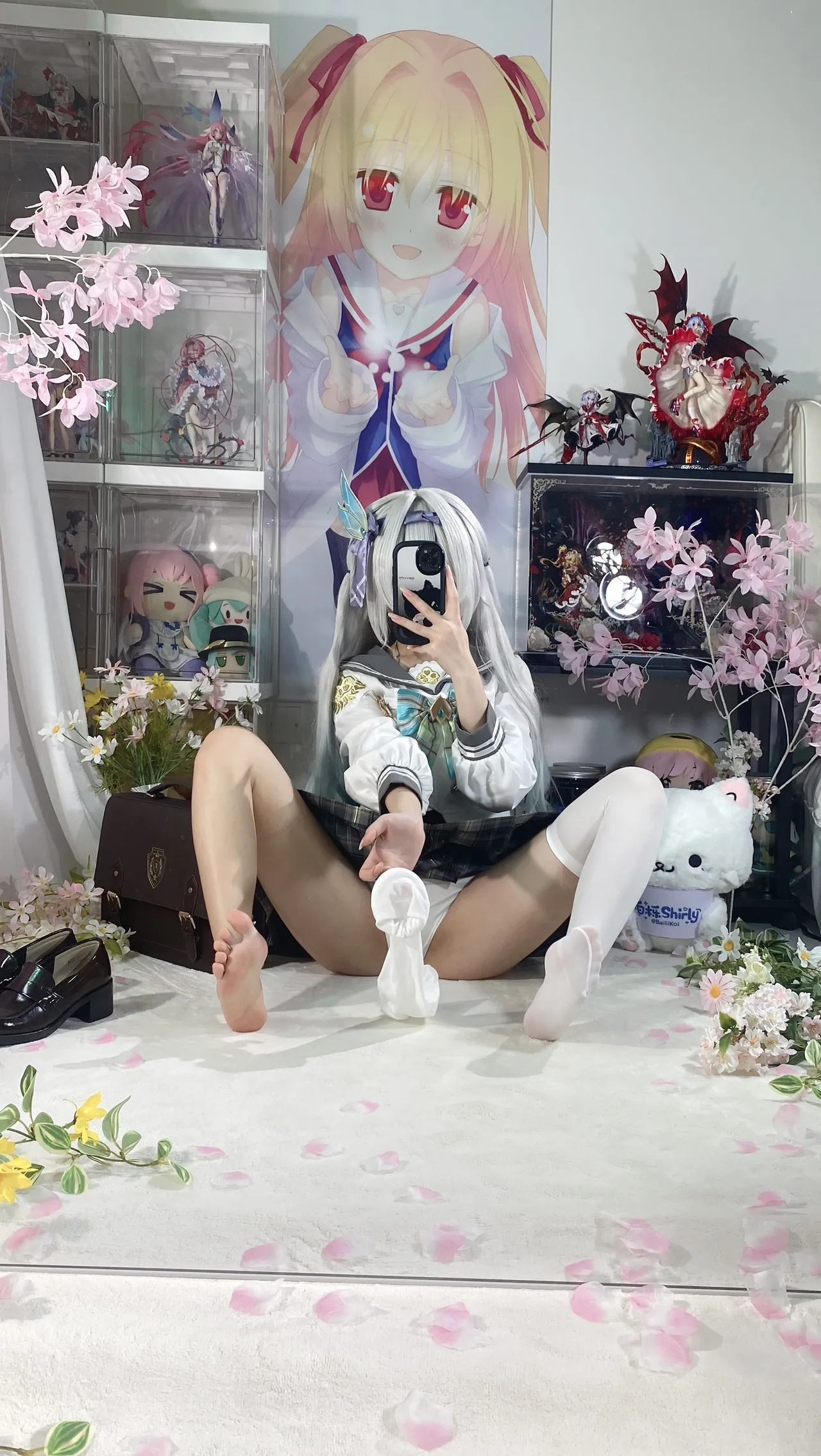 Shirly - Flowing Firefly Spring Gift (Honkai: Star Rail) Shirly - Flowing Firefly Spring Gift (Honkai: Star Rail)
