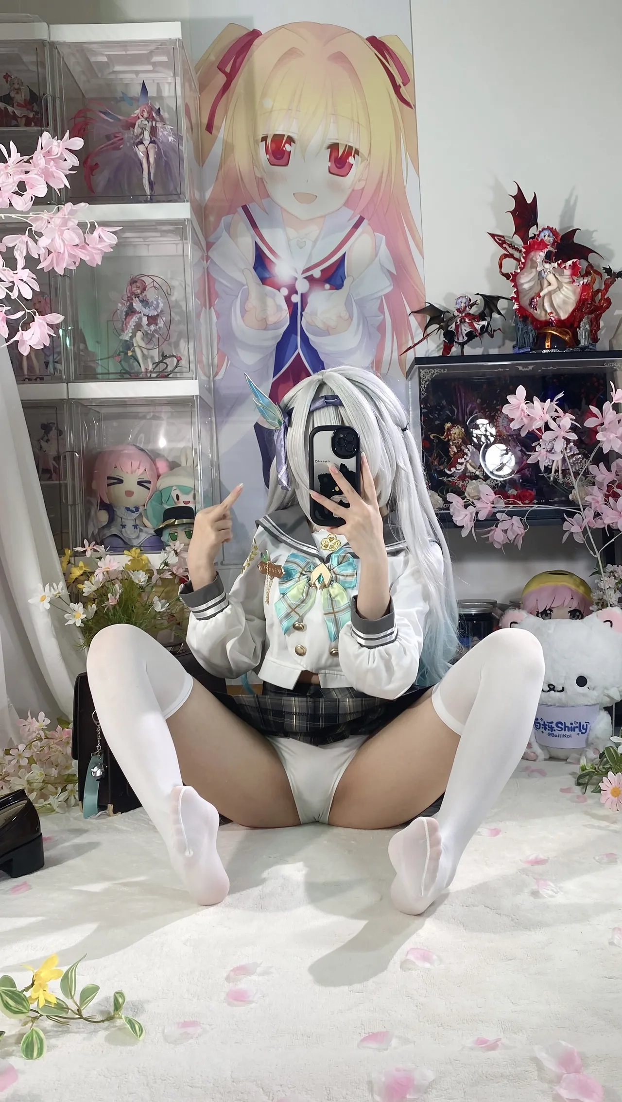 Shirly - Flowing Firefly Spring Gift (Honkai: Star Rail) Shirly - Flowing Firefly Spring Gift (Honkai: Star Rail)