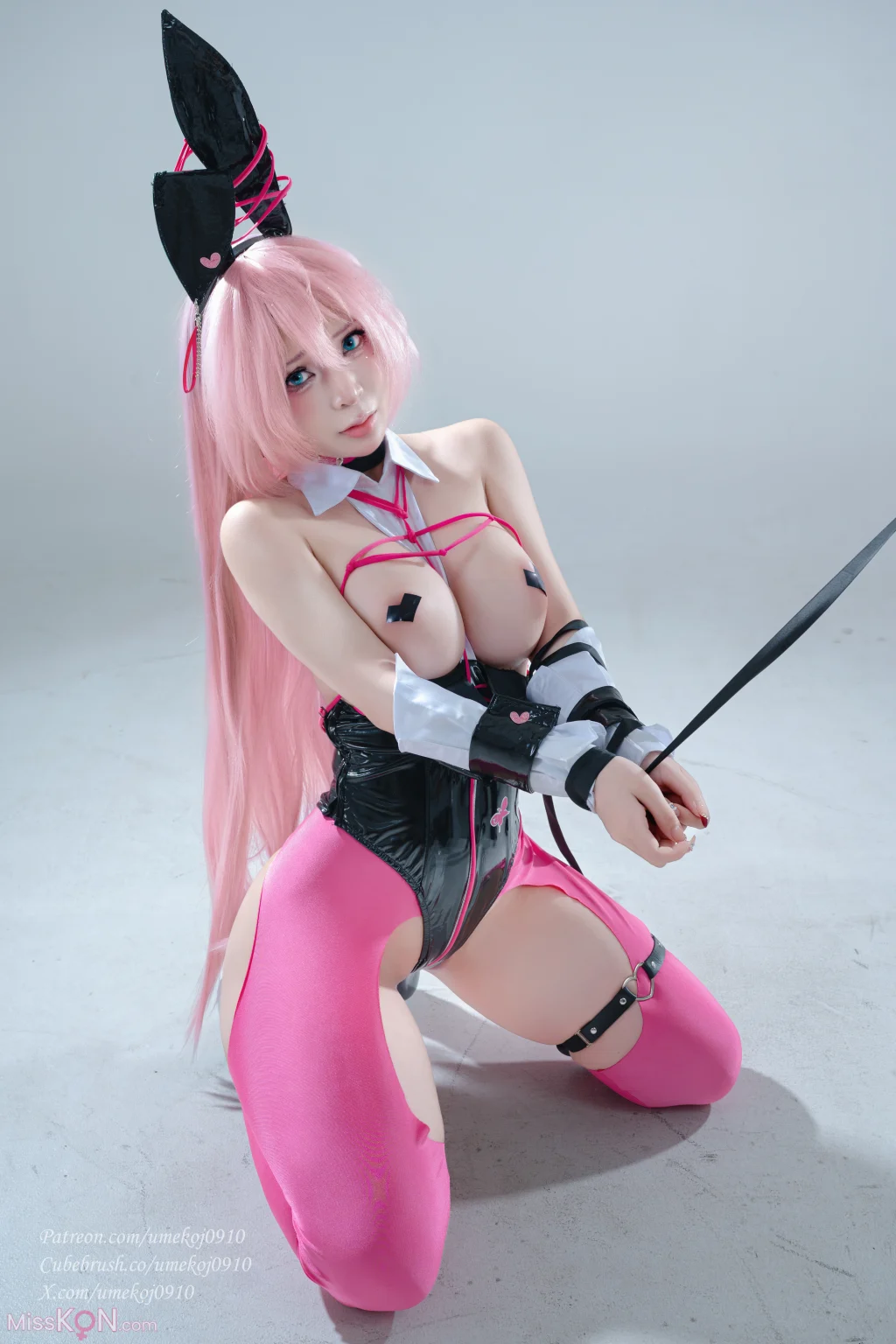 Coser@UmekoJ: Velvet Sensual Rabbit 「NIKKE」 (72 photos + 8 videos) Coser@UmekoJ: Velvet Sensual Rabbit 「NIKKE」 (72 photos + 8 videos)
