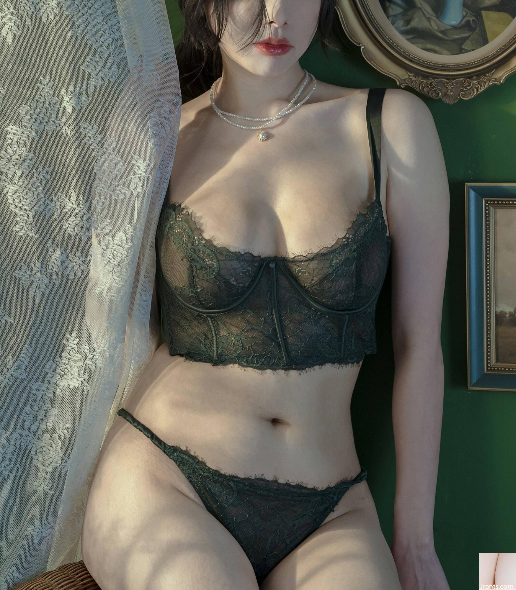 Welfare Girl Akiwa Corgi Welfare Girl Akiwa Corgi