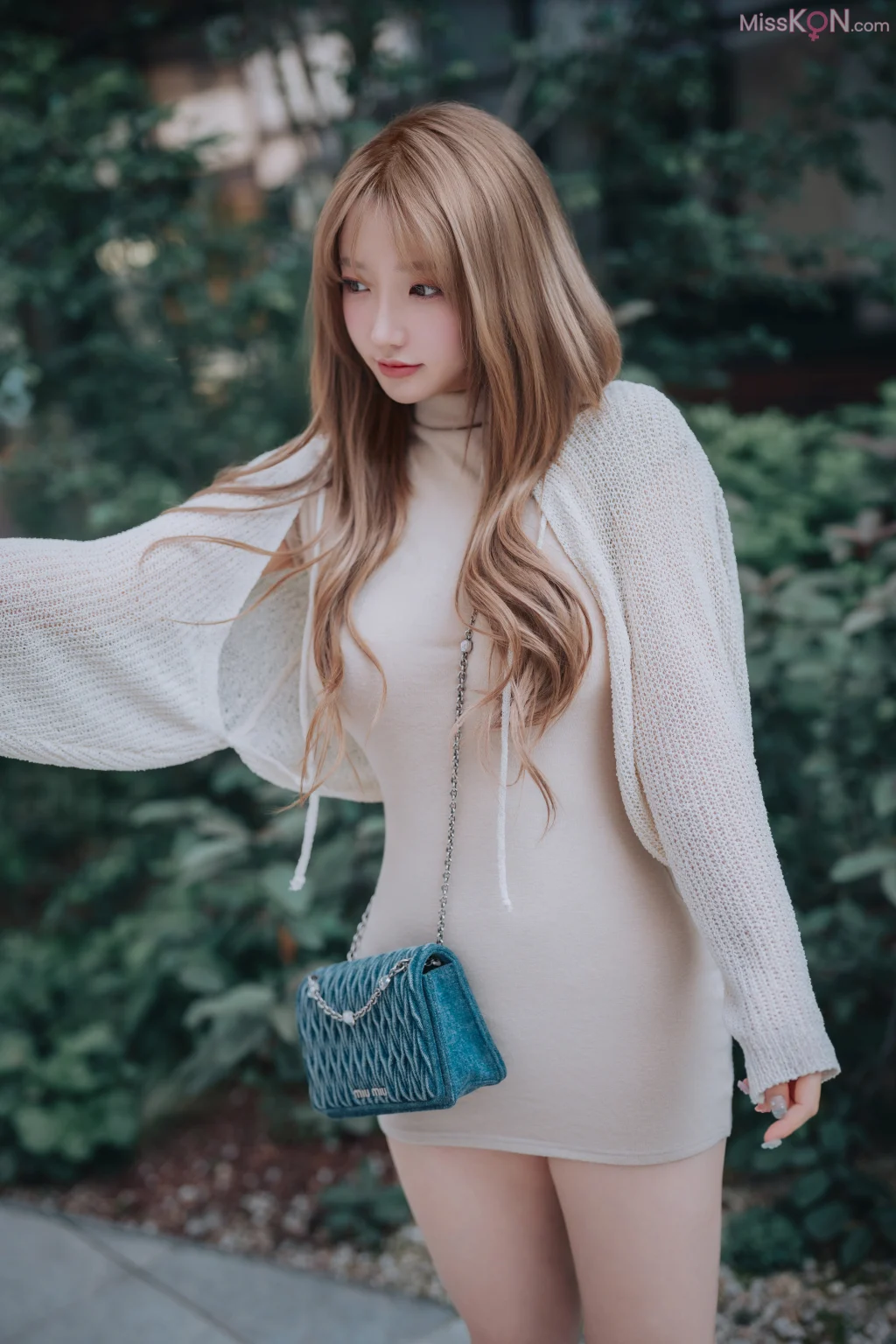 DJAWA Photo – Son Ye-Eun (손예은): Happy Solo Birthday (251 photos) DJAWA Photo – Son Ye-Eun (손예은): Happy Solo Birthday (251 photos)