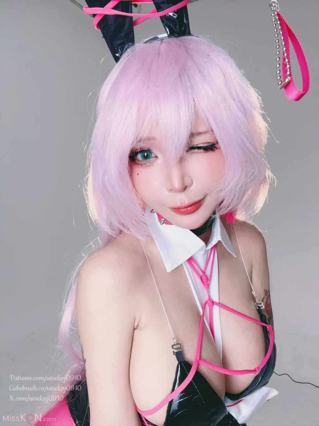 Coser@UmekoJ: Velvet Sensual Rabbit 「NIKKE」 (72 photos + 8 videos) Coser@UmekoJ: Velvet Sensual Rabbit 「NIKKE」 (72 photos + 8 videos)