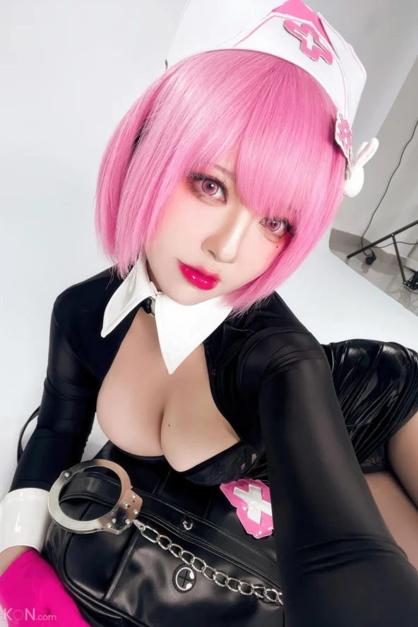 Coser@ Half: Dr. Wong (56 photos) 3 Coser@ Half: Dr. Wong (56 photos)