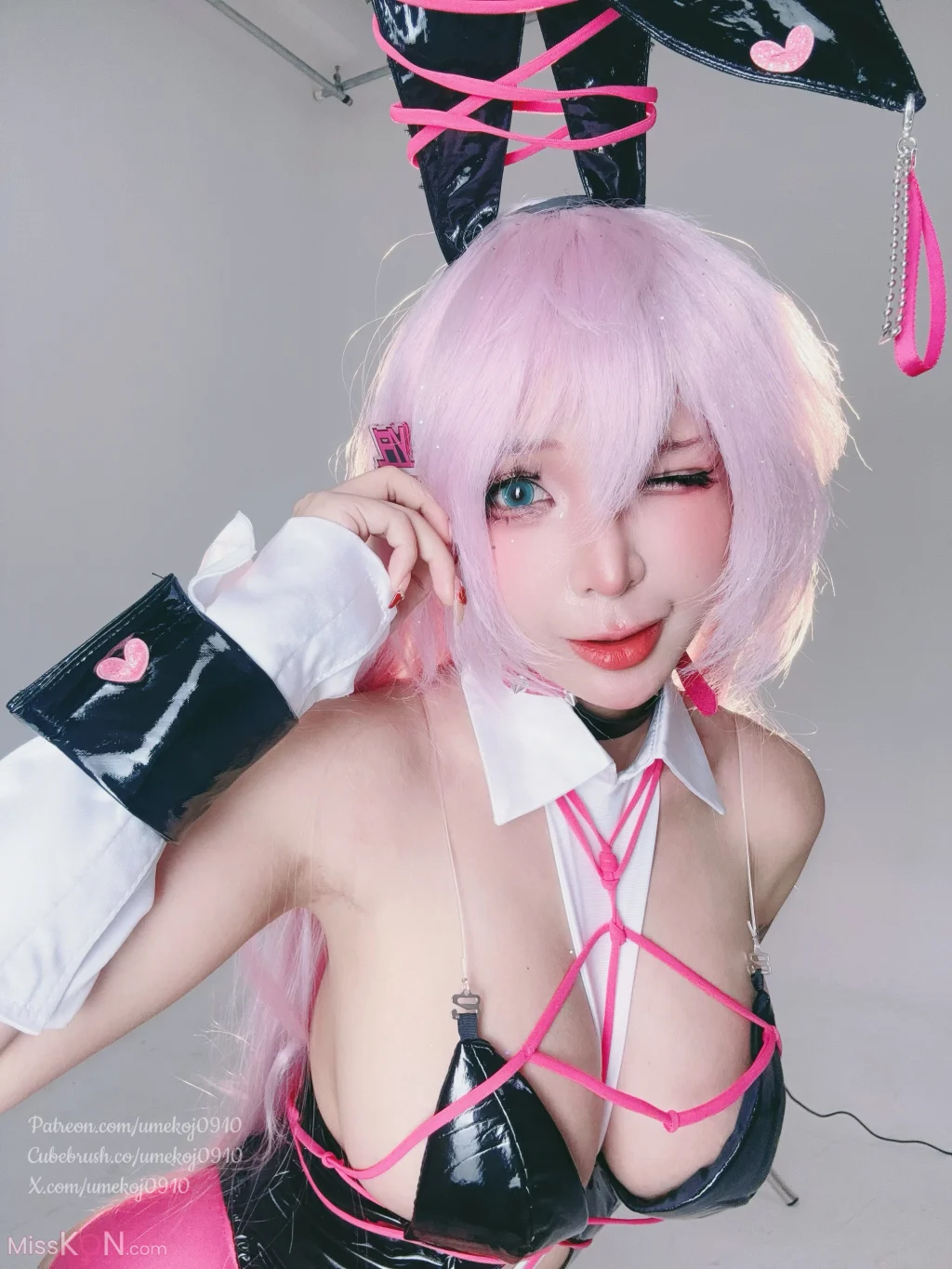 Coser@UmekoJ: Velvet Sensual Rabbit 「NIKKE」 (72 photos + 8 videos) Coser@UmekoJ: Velvet Sensual Rabbit 「NIKKE」 (72 photos + 8 videos)