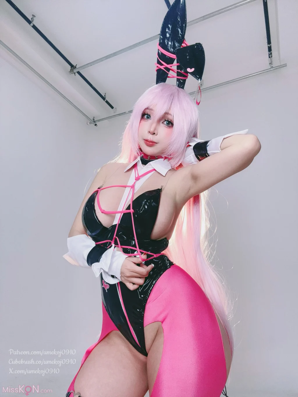 Coser@UmekoJ: Velvet Sensual Rabbit 「NIKKE」 (72 photos + 8 videos) Coser@UmekoJ: Velvet Sensual Rabbit 「NIKKE」 (72 photos + 8 videos)